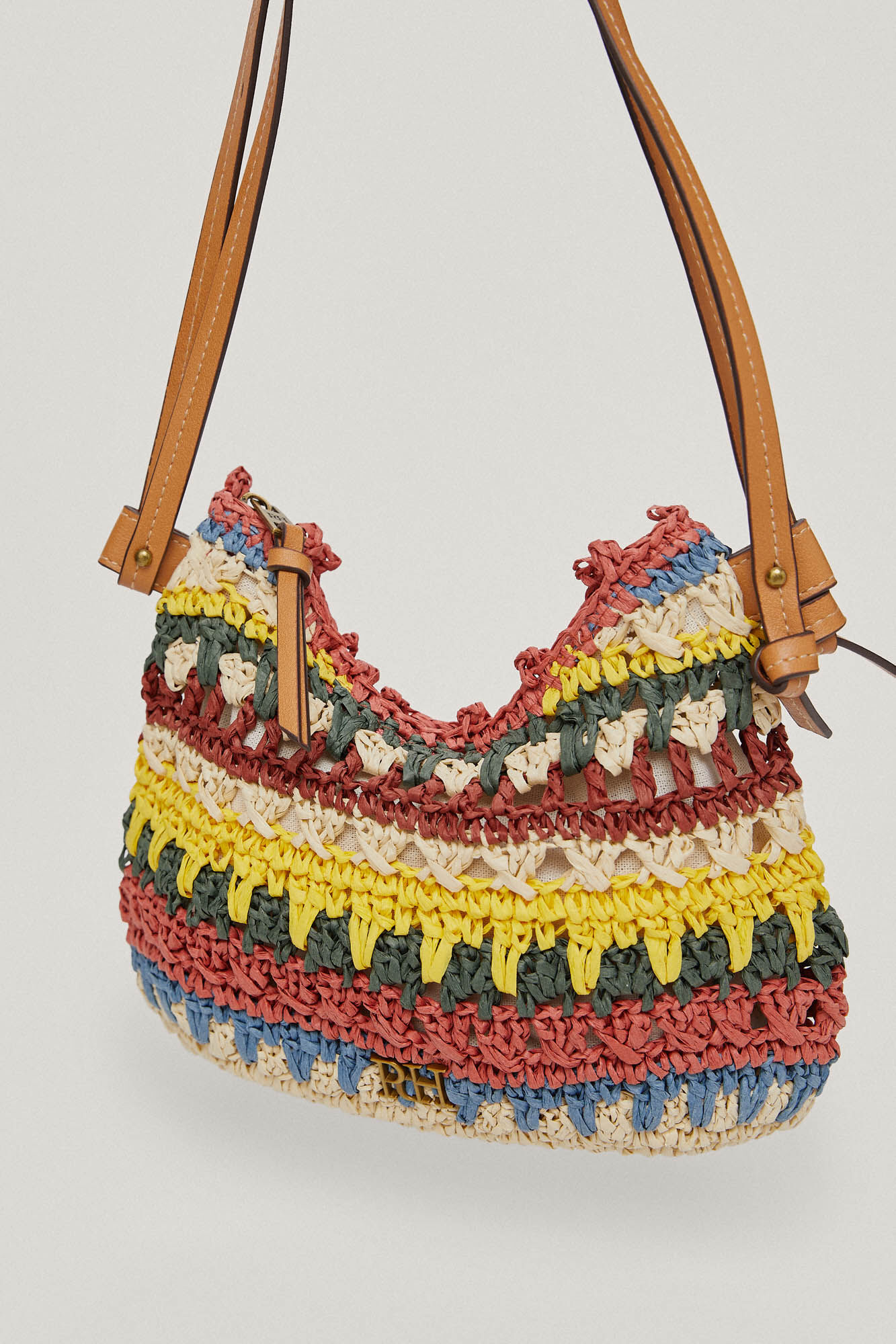 Bolsa meia-lua com alça de ombro em ráfia - Vários modelos