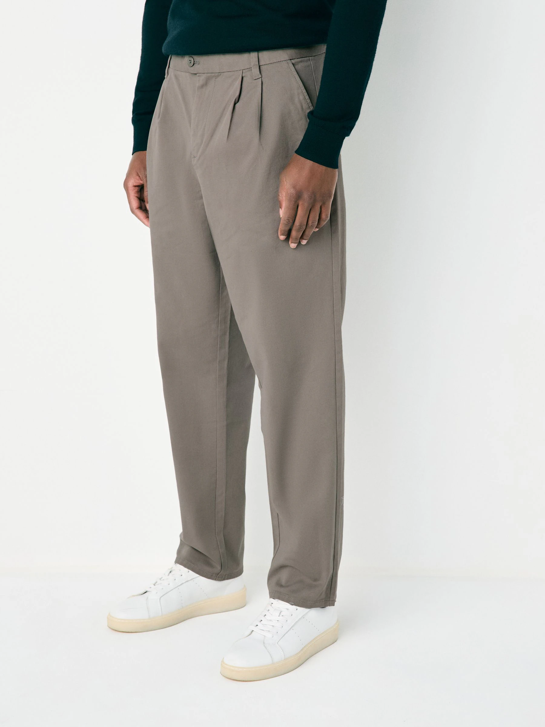 Klei - Twin Pleated Stretch Chinos Trousers