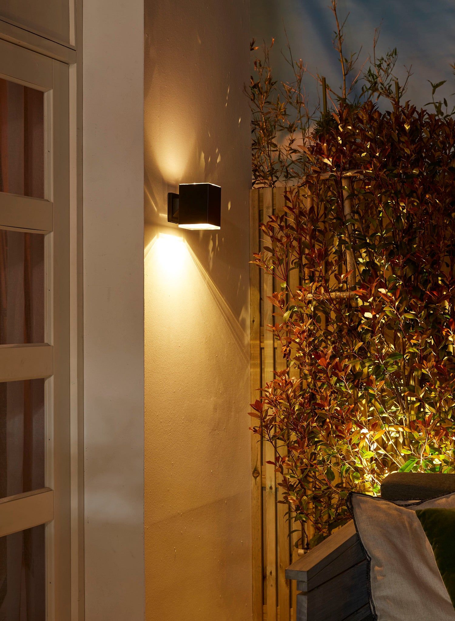 Luxform Lighting solar wandlamp Maine zwart 11 x 16,7 x 15,5 cm
