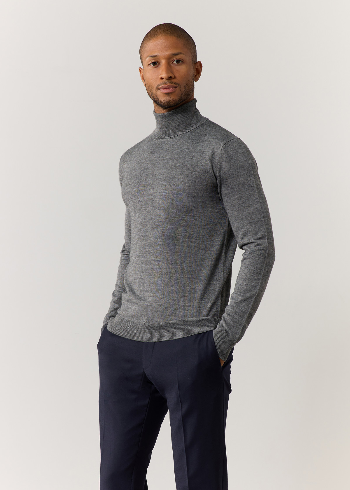 Pull col roulé en laine Mérinos mélangée unie gris clair