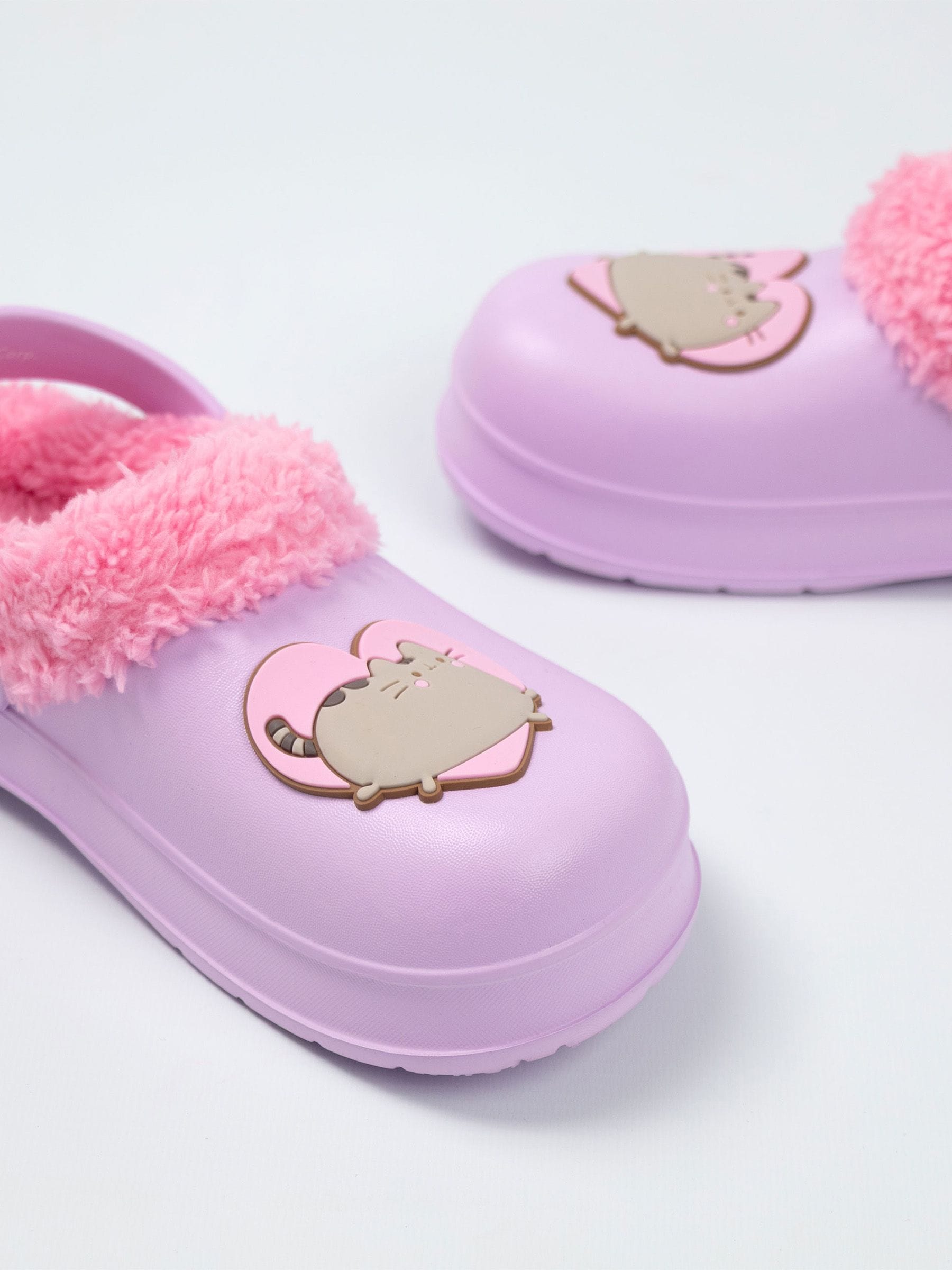 Vanilla Underground Pusheen Slippers