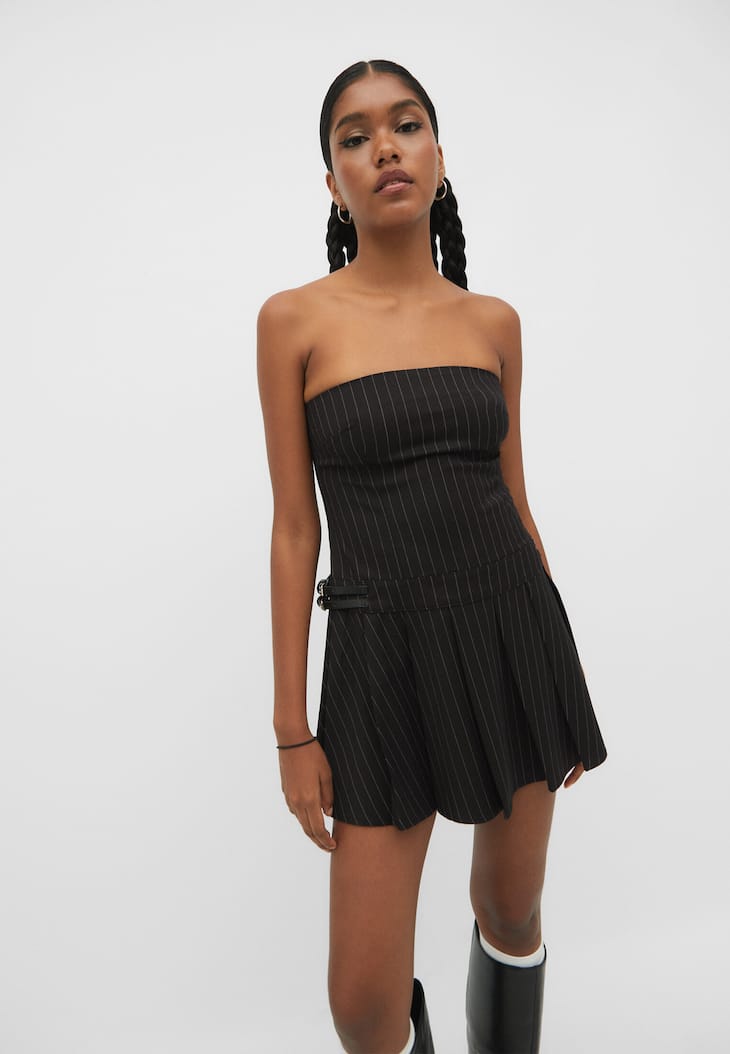 Vestido listrado com pregas