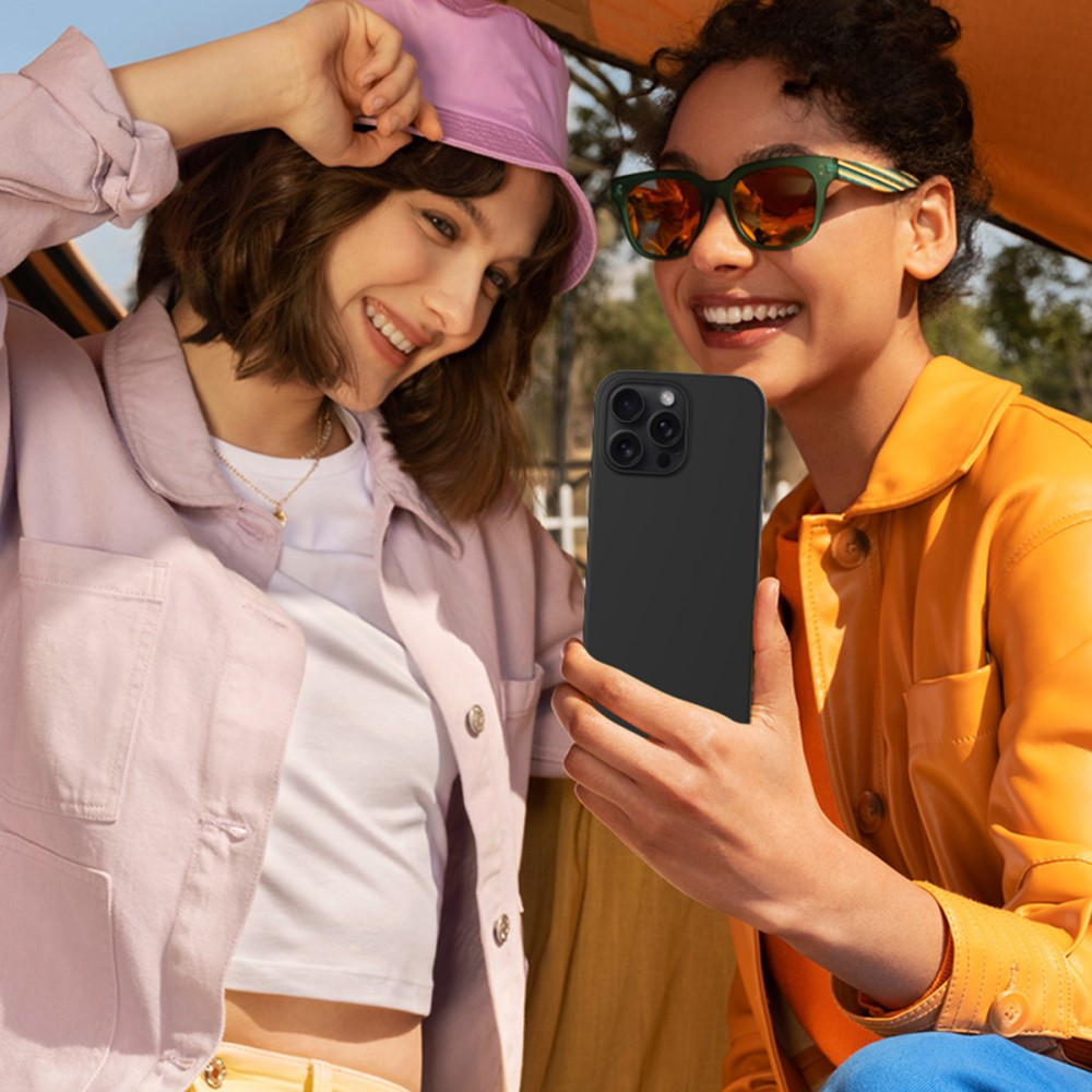 iPhone 16 Pro Silikon Case Hülle - Schwarz