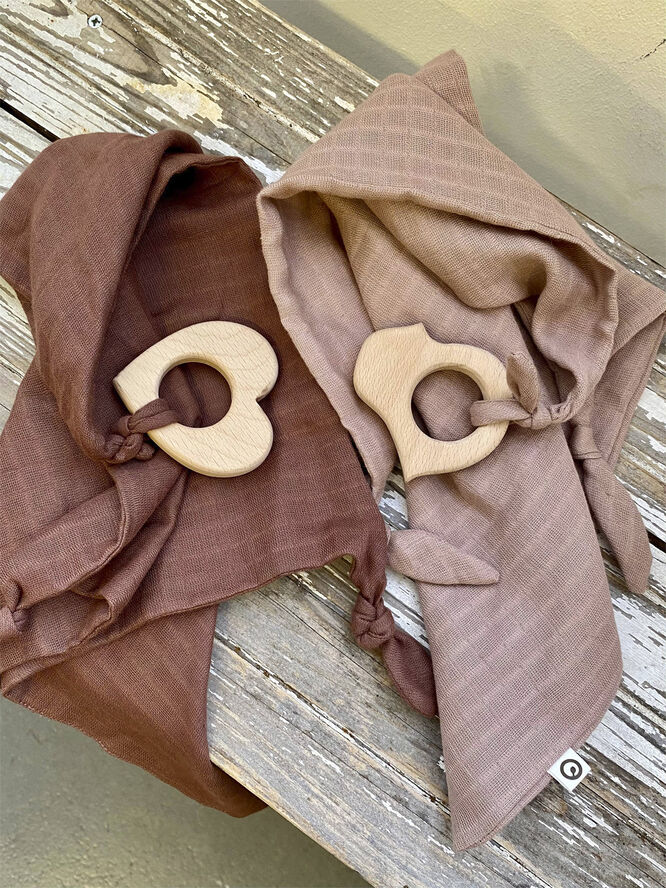 Müsli by Green Cotton Figure blankie teether Brown sugar