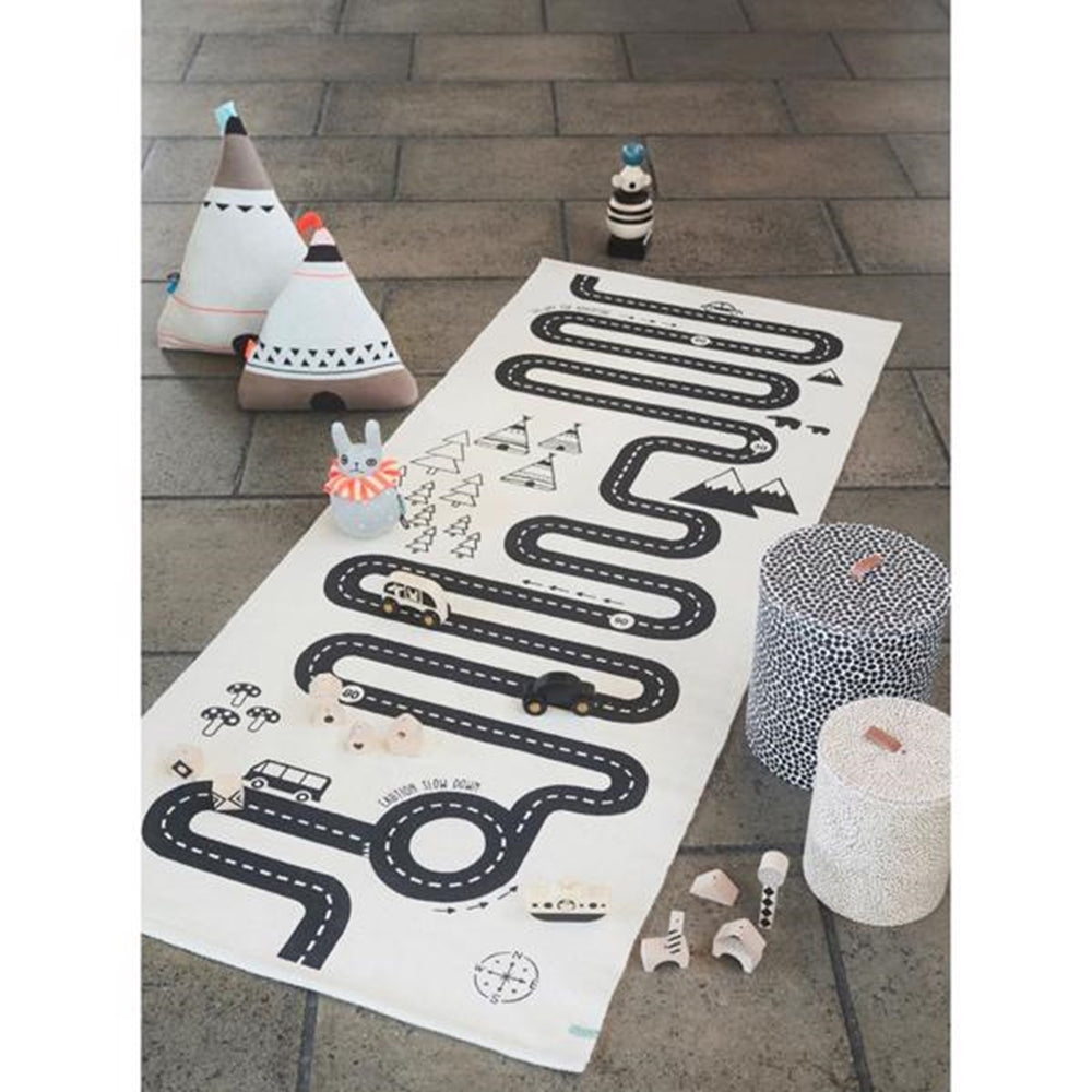 Adventure Rug Offwhite/Black - OYOY → Luksusbaby.dk