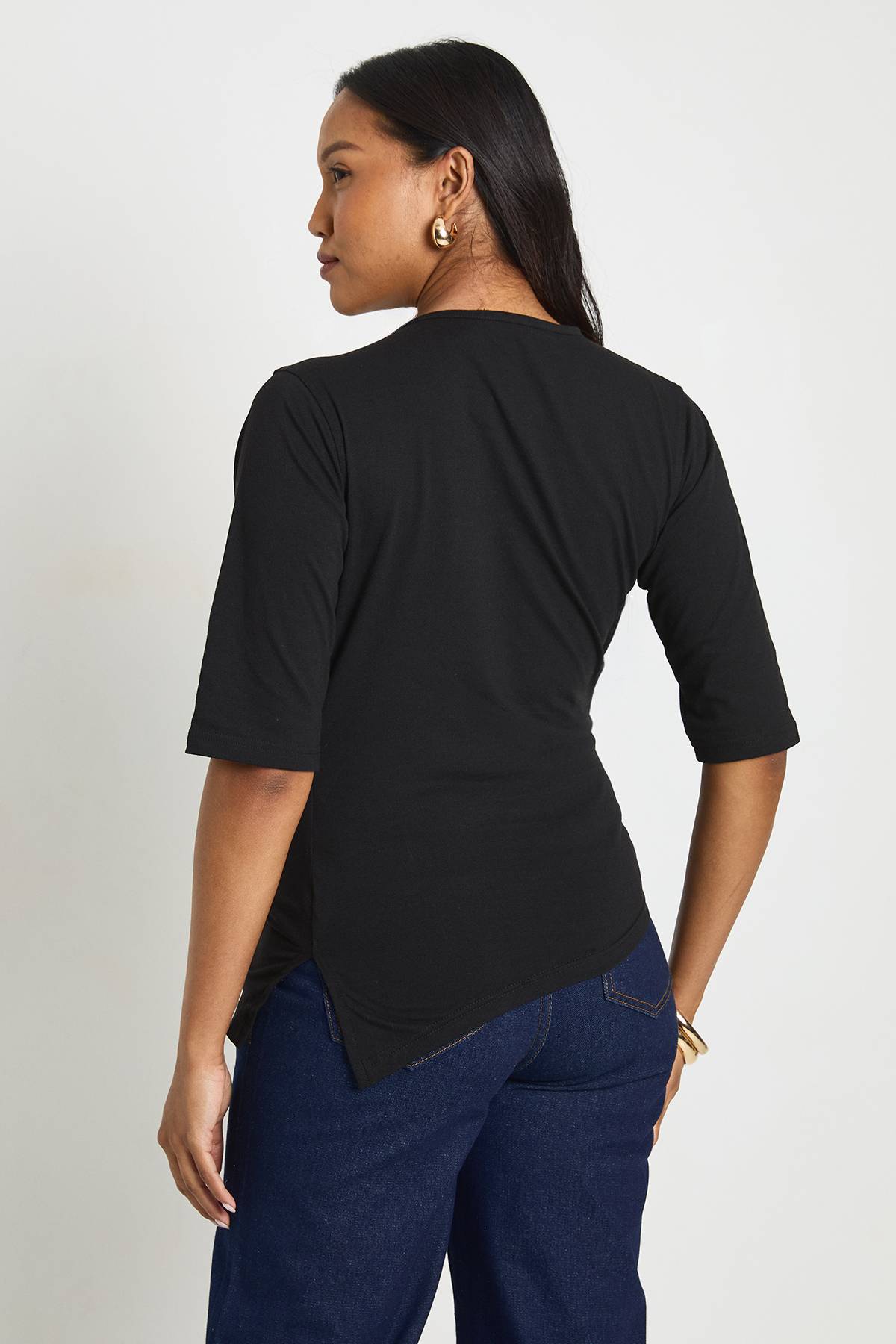 boohoo T-shirt De Maternité À Ourlet Asymétrique Taille Cintrée Manches 3/4