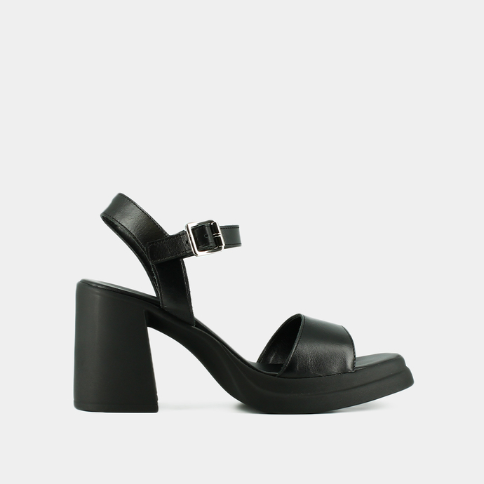 Sandales à bouts ouverts et talons épais  en cuir noir