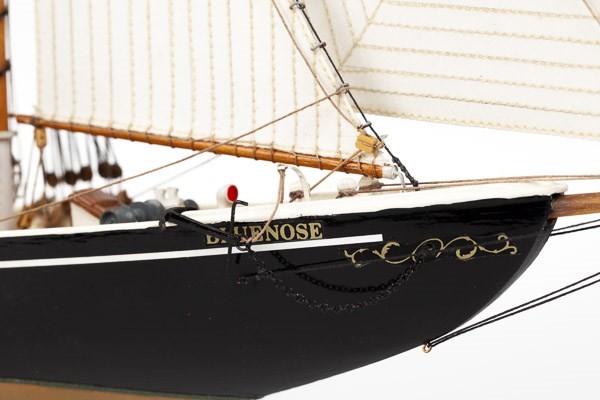 Billing Boats - Bluenose II - Wooden hull (428350)
