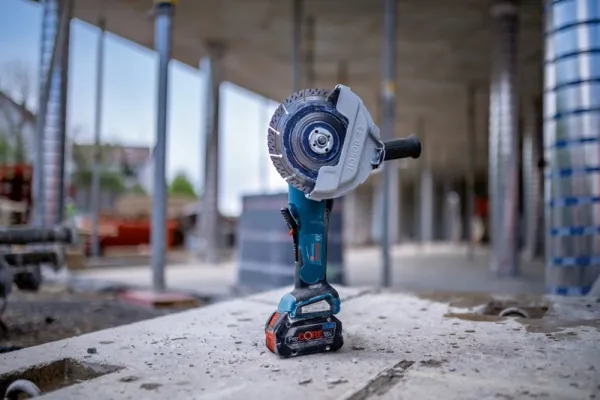 Bosch VINKELSLIBER GWS 18V-180 P SOLO L-BOXX - SOLO