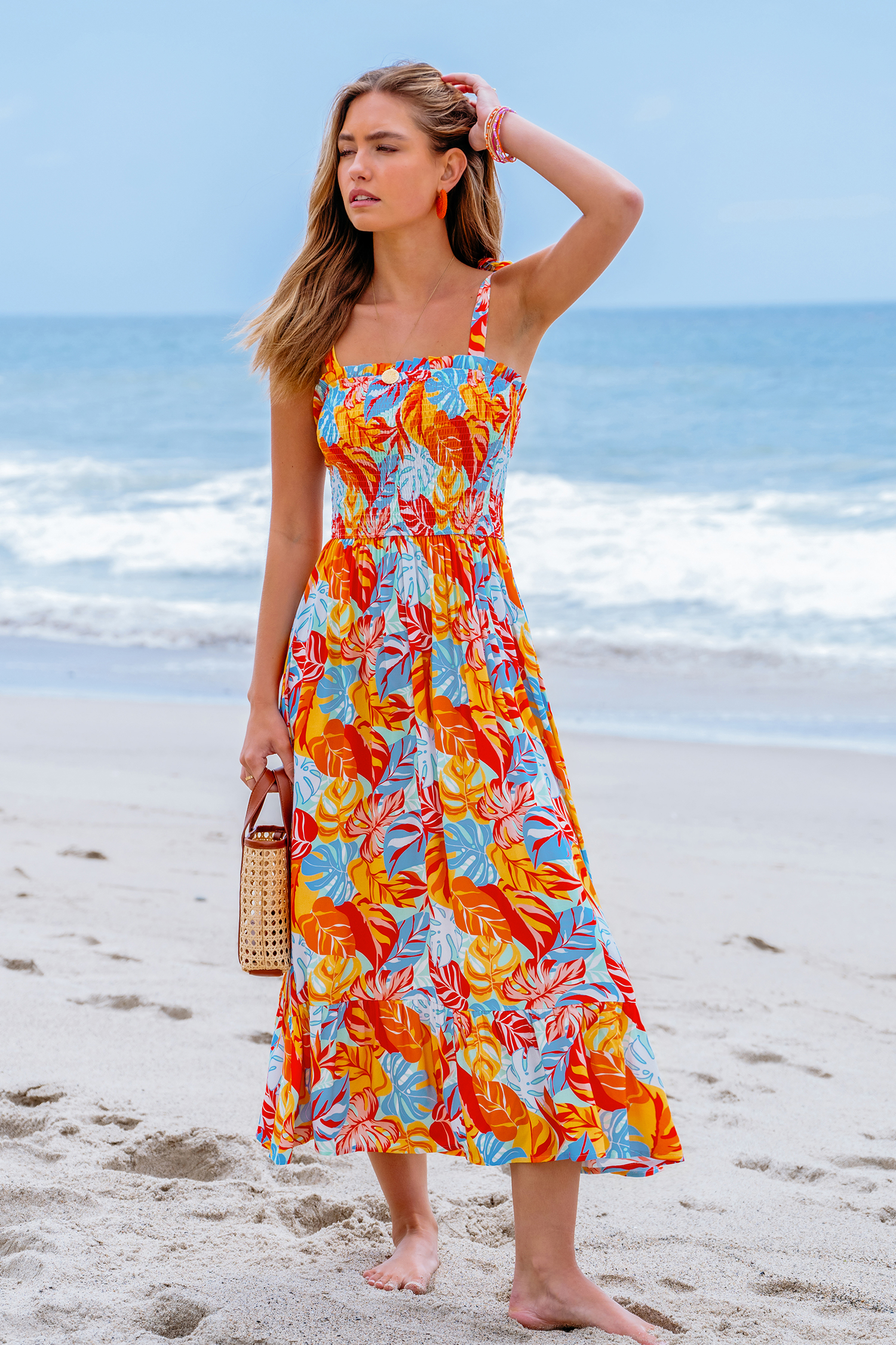 Robe maxi avec bretelles à nouer avec feuilles tropicales