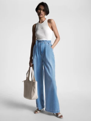 Calça jeans de cintura alta e pernas largas estilo paperbag
