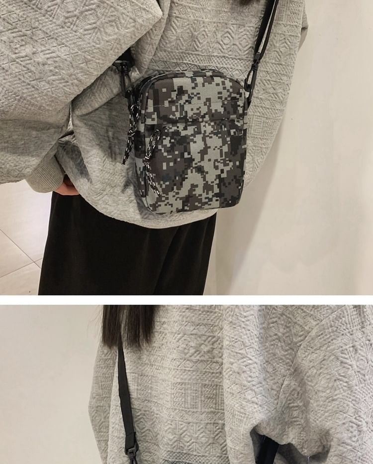 IOU - Lichtgewicht schoudertas met camouflageprint