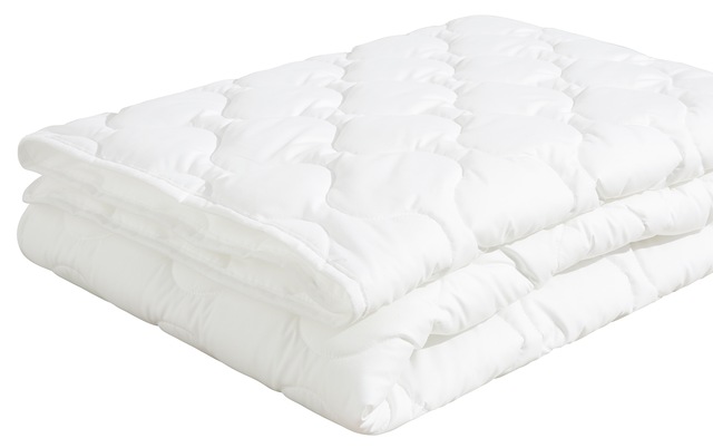 Beco Kunstfaserbettdecke »EcoWell Bettdecken für Sommer und Winter, Decke« leicht Füllung Polyester 1 Stk. tlg. Bettdecke 135x200 cm, 155x220 cm und weitere Grössen, blauer Engel