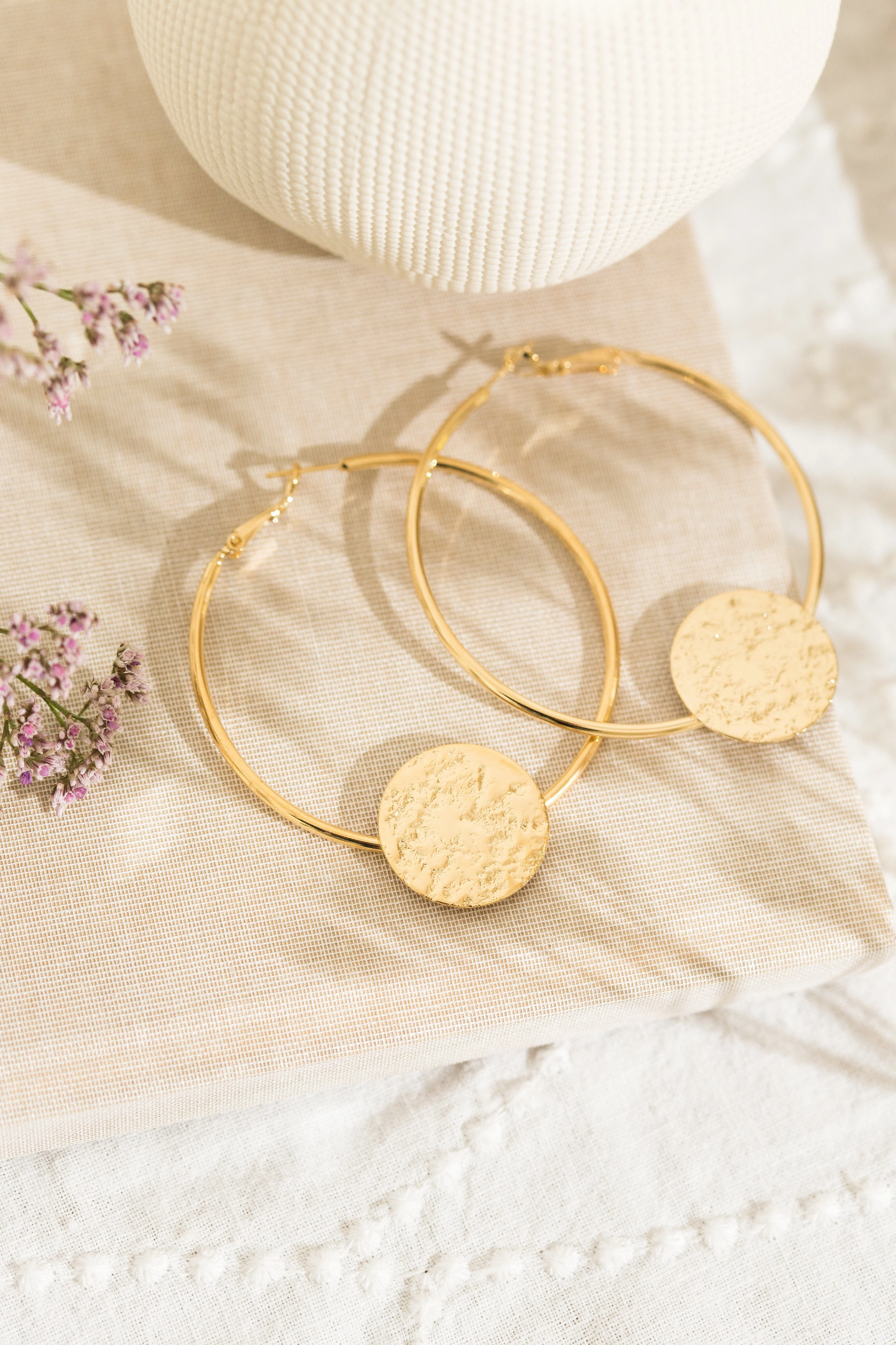 HESTIA - Boucles d'oreilles créoles ronds martelés doré à l'or fin | Argent