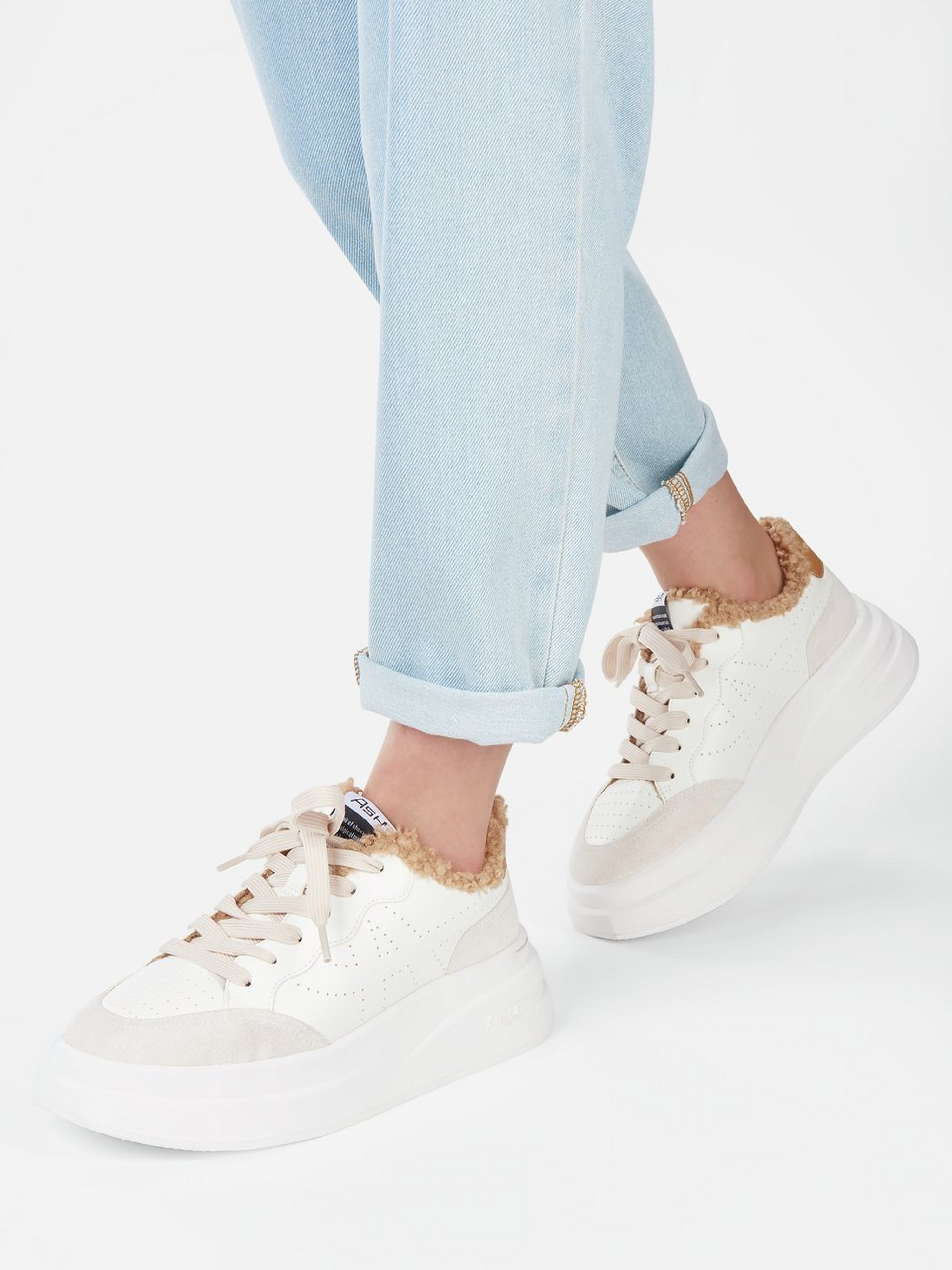 Sneaker