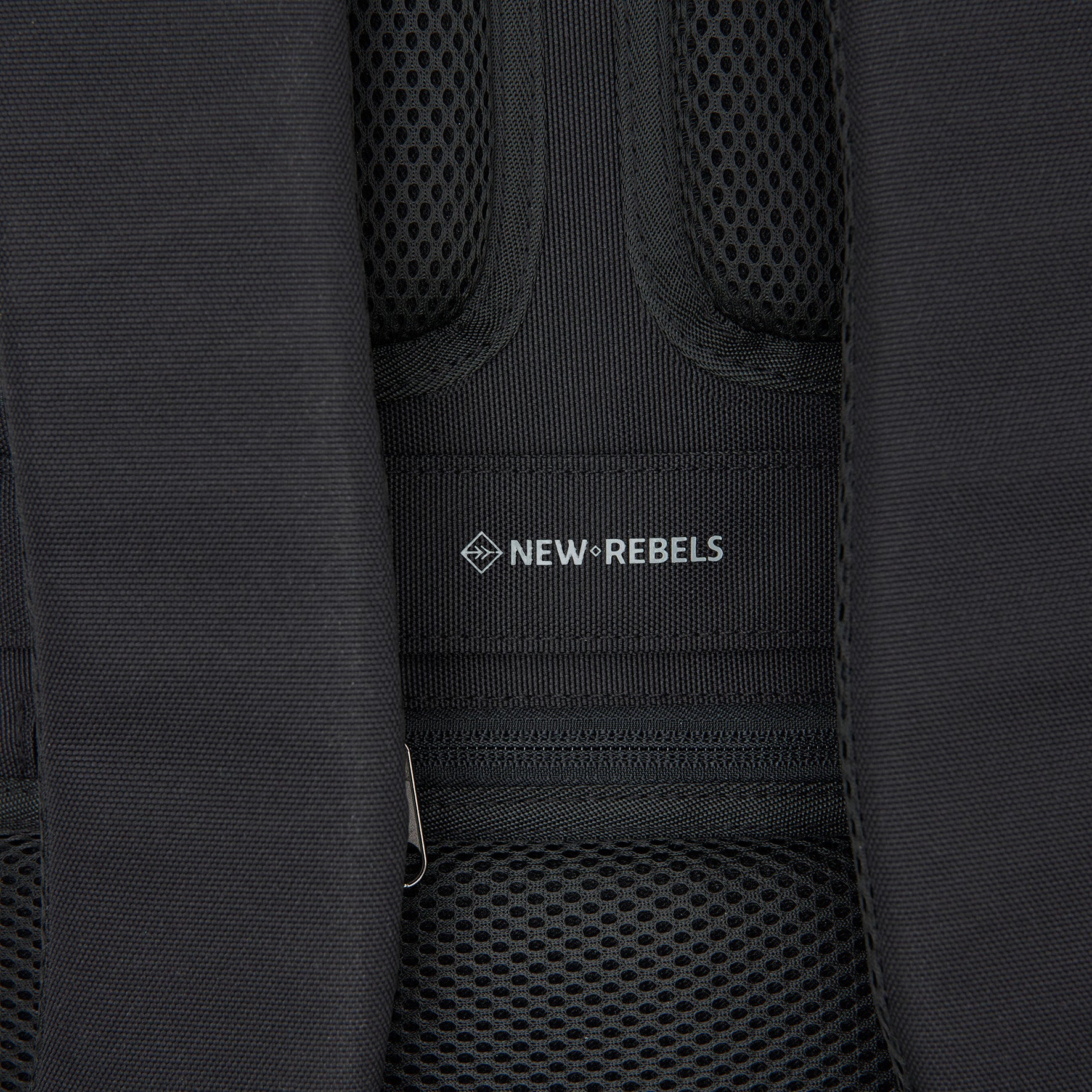 Valor Rugzak 'New York' 21L black Black