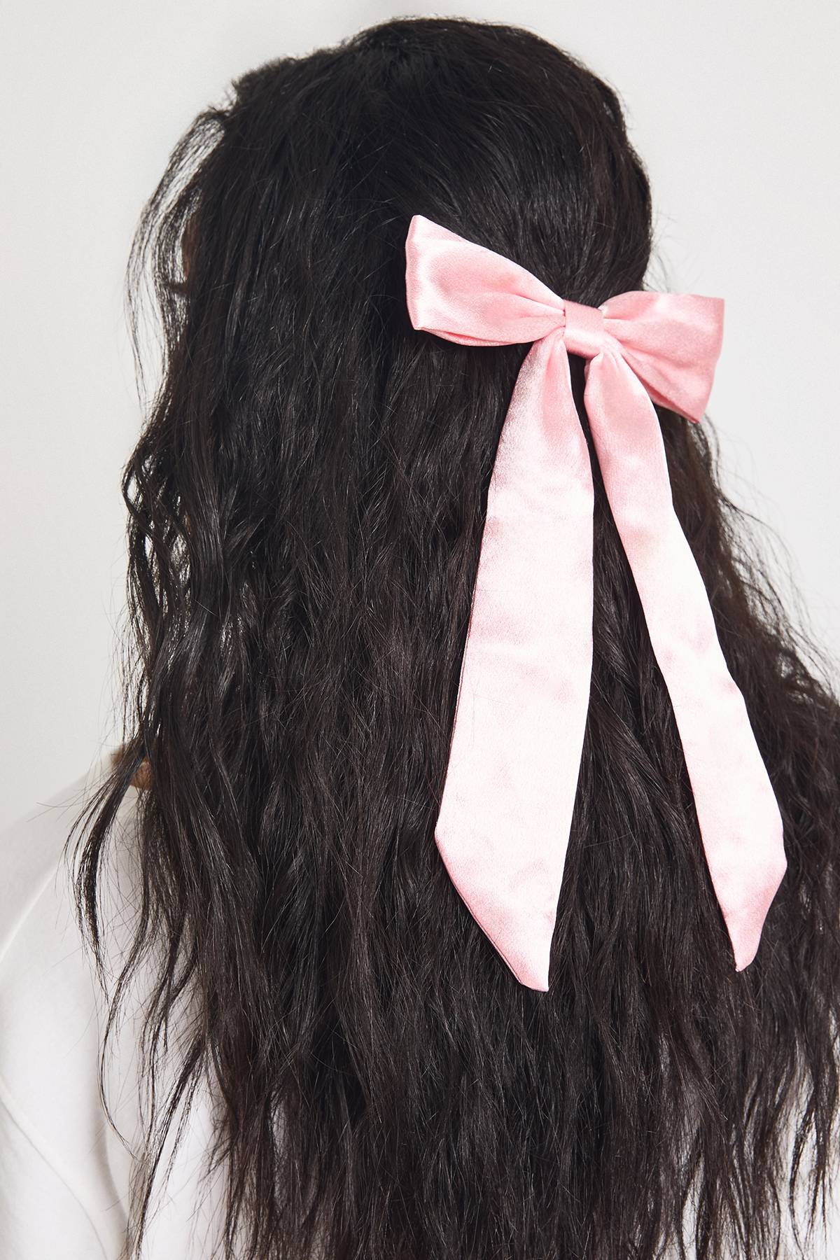 boohoo Barrette nœud en satin rose bébé