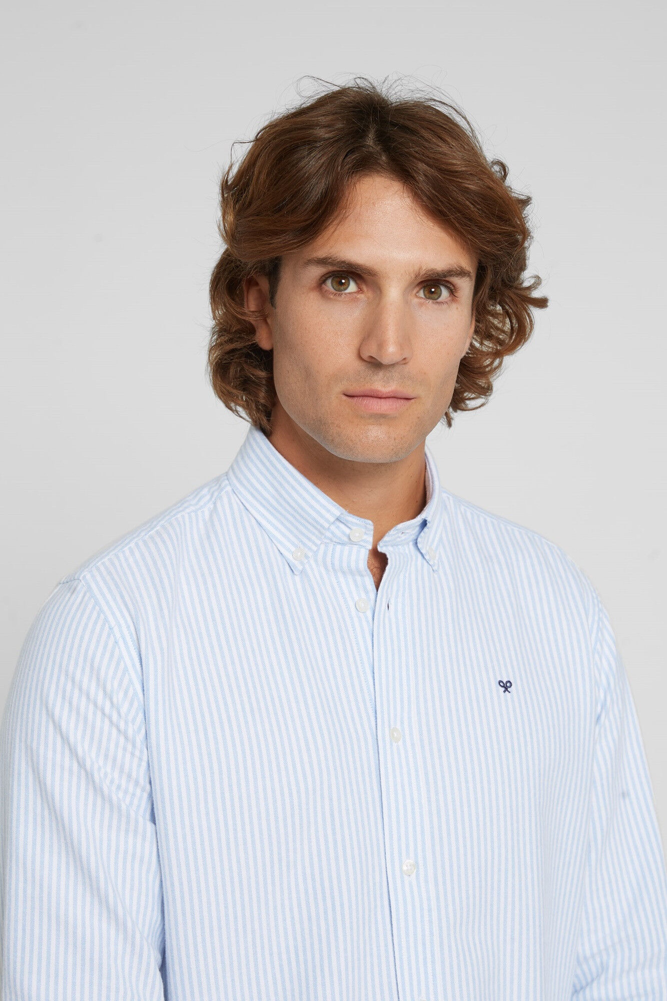 Camisa esportiva oxford azul-clara com listra central - Azul