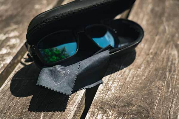 Lunettes de Soleil Fox Rage Transparent Black Brown Lens Mirror Blue Eyewear