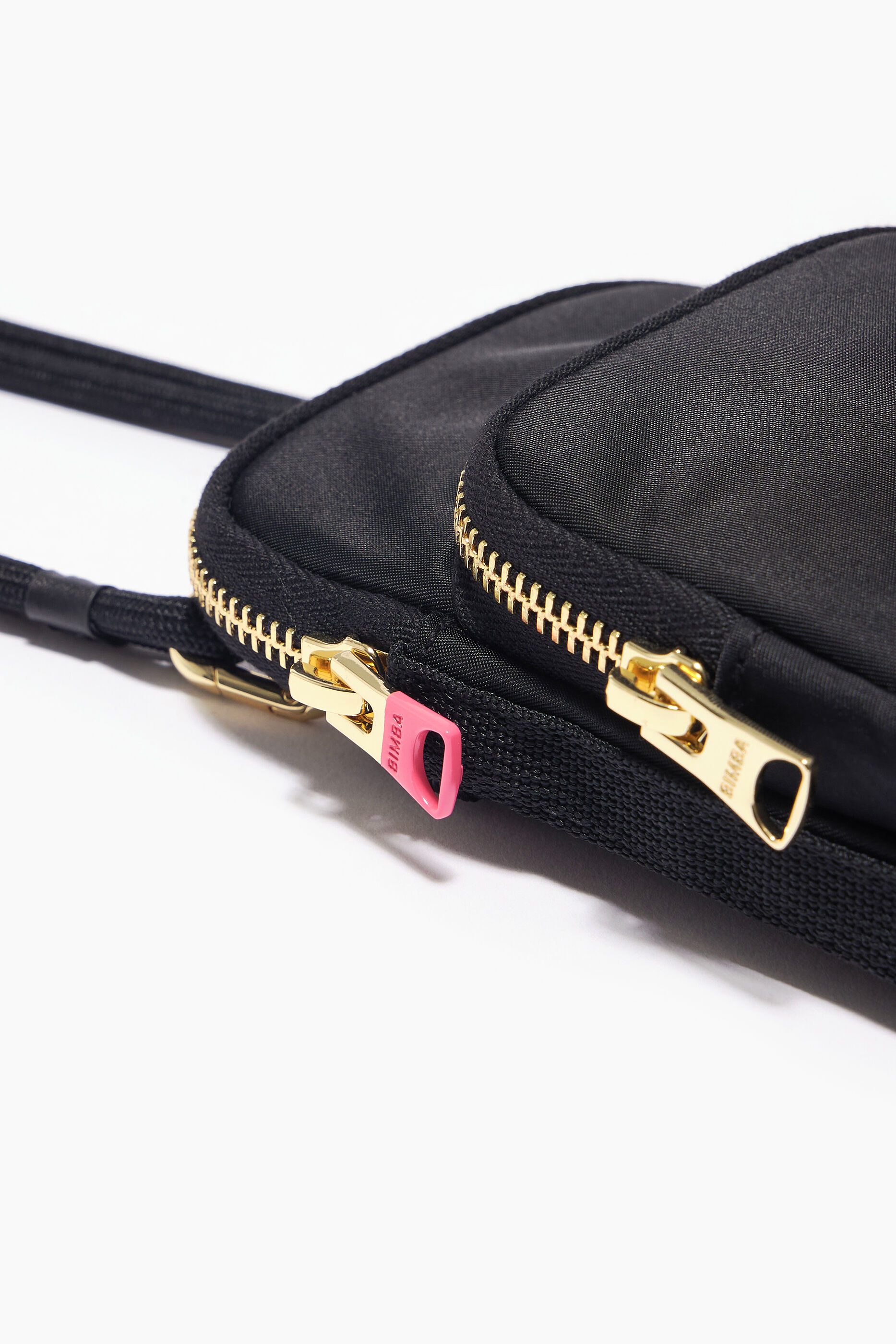 Bolsa pequena de náilon preta