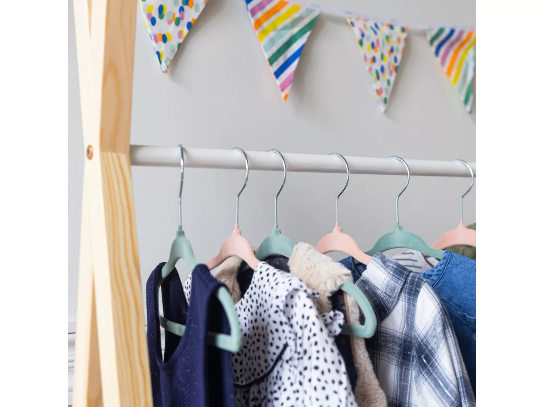Penderie pour enfant bois et blanche avec tiroir LOU - HAPPY GARDEN