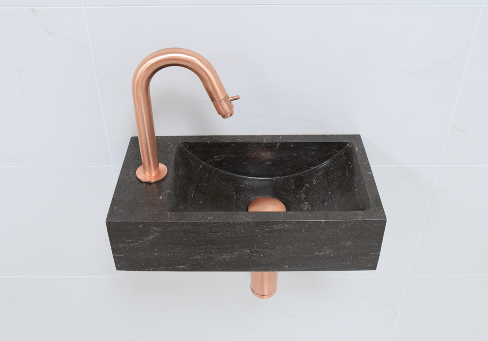 Lambini Designs Recto links natuursteen fonteinset met koperen gebogen fonteinkraan en toebehoren