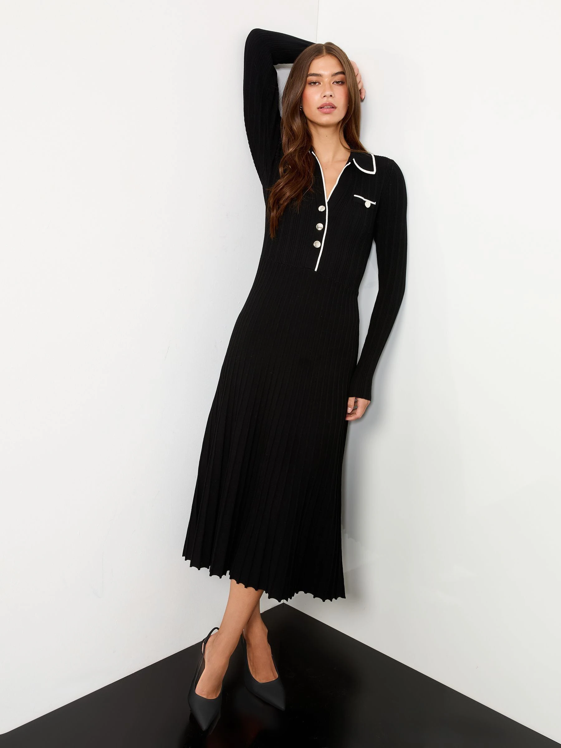Monochroom - Lipsy Tipped Collared Knitted Midi Dress