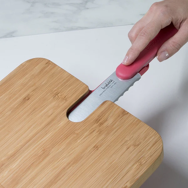 Planche à découper avec couteau à pain intégré Trebonn