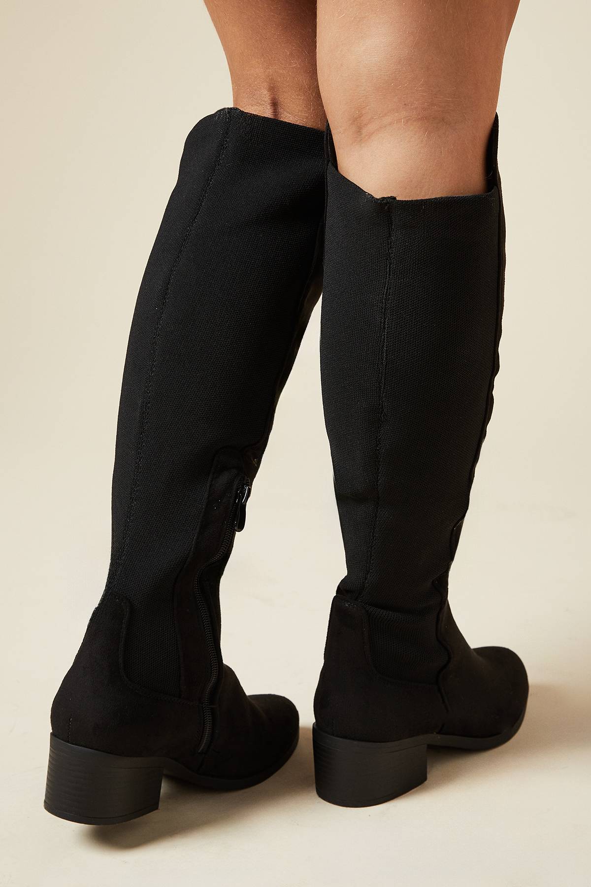Wallis Bottes Hautes Hannah Coupe Large à Bout Amande et Talon Bas avec Élastique Arrière