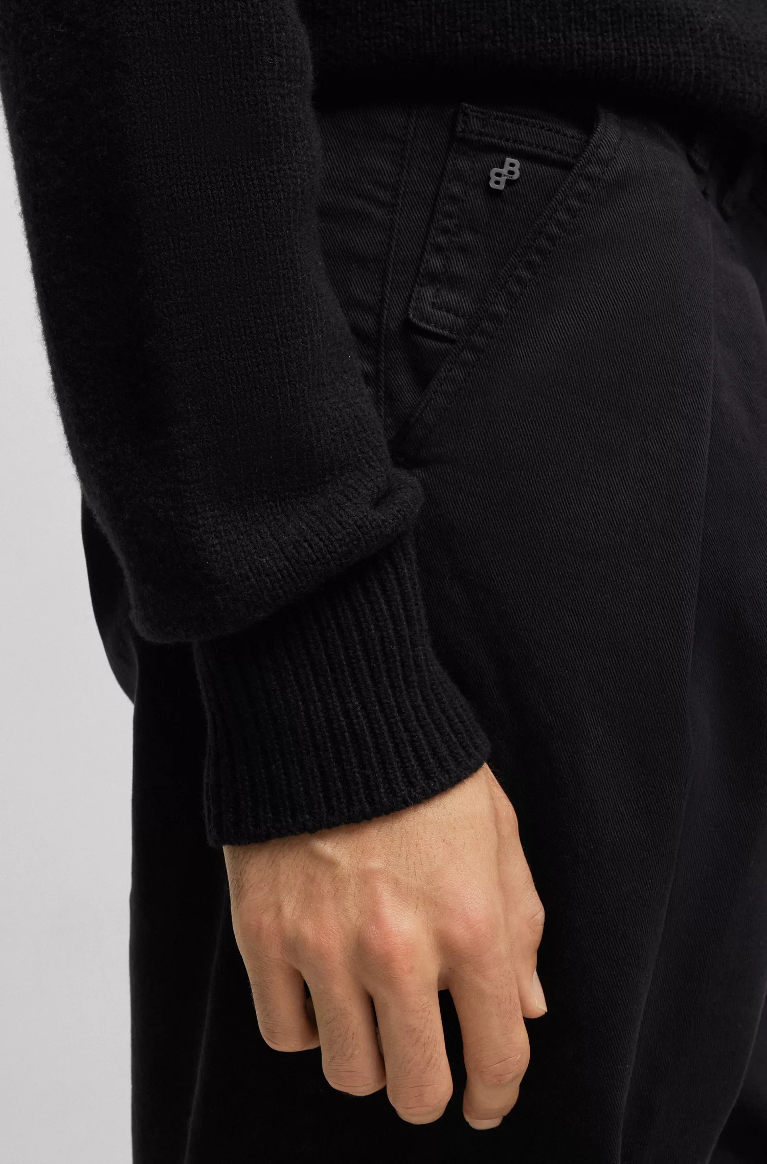 Calça jeans BOSS preta de perna larga em denim elástico confortável