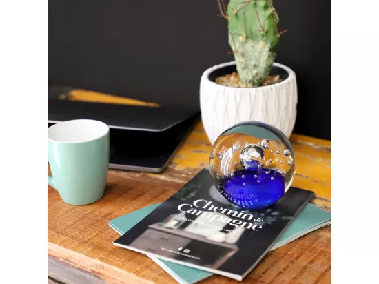 Presse papier sulfure en verre bleu 10 x 9.5 cm