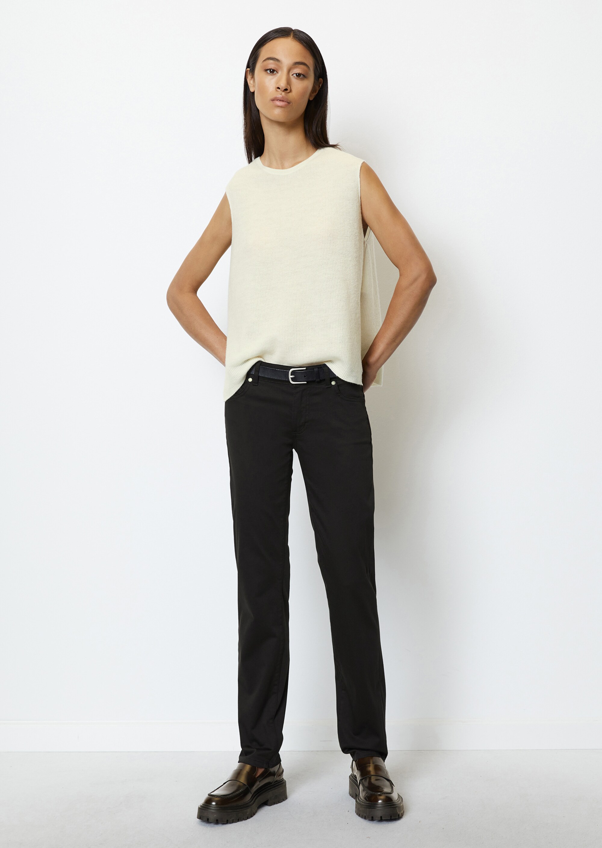 Hose Modell ALBY straightaus Smooth Sateen Stretch