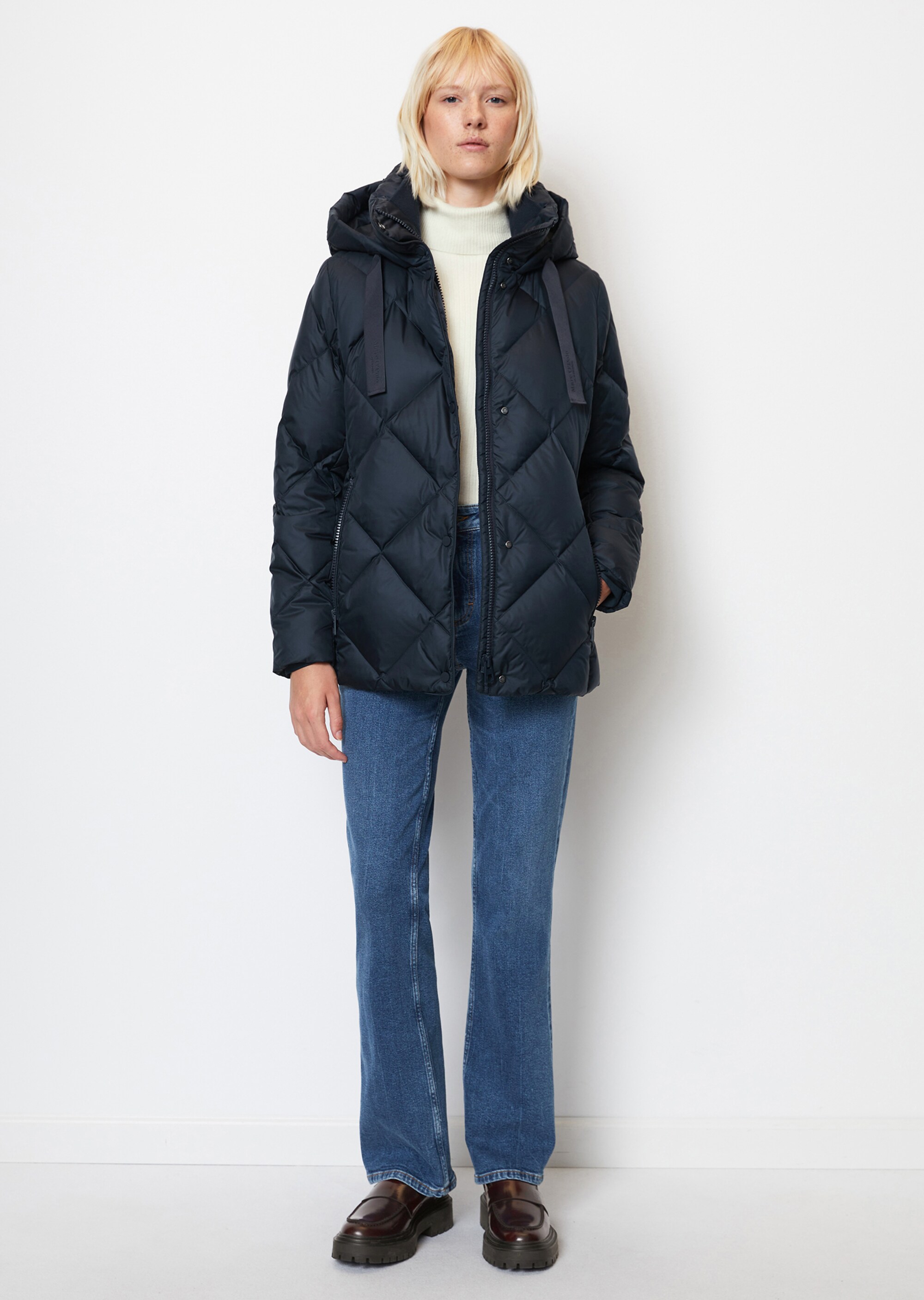 Puffer-Daunenjacke regular mit kontrastfarbener Kapuze