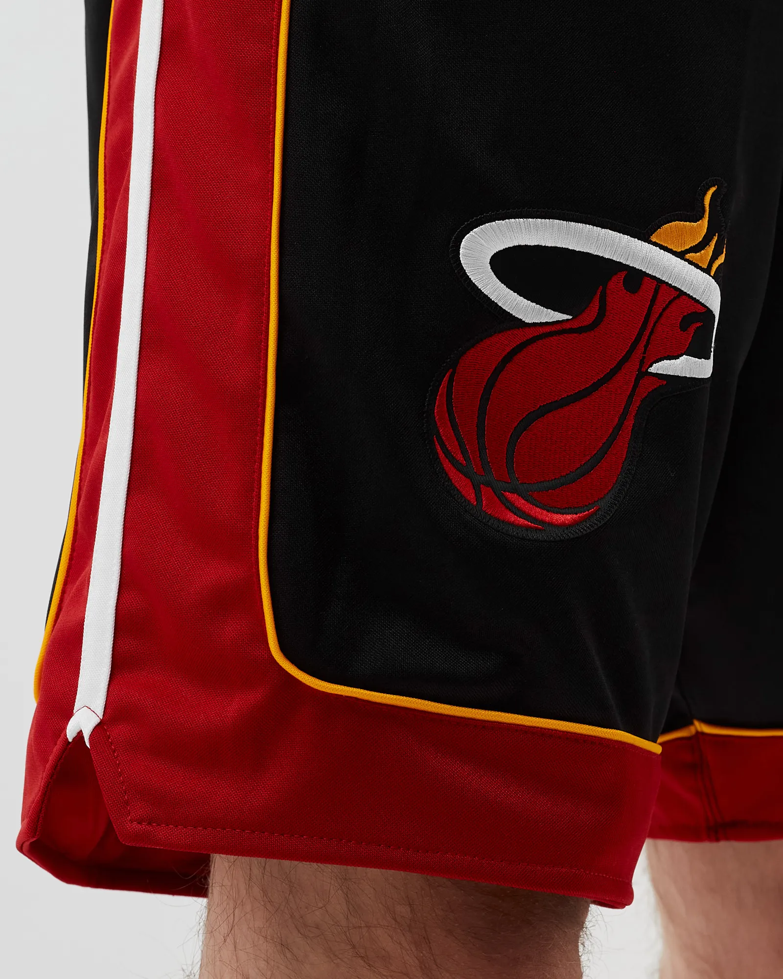 Mitchell & Ness NBA AUTHENTIC SHORTS MIAMI HEAT ROAD 2005-06