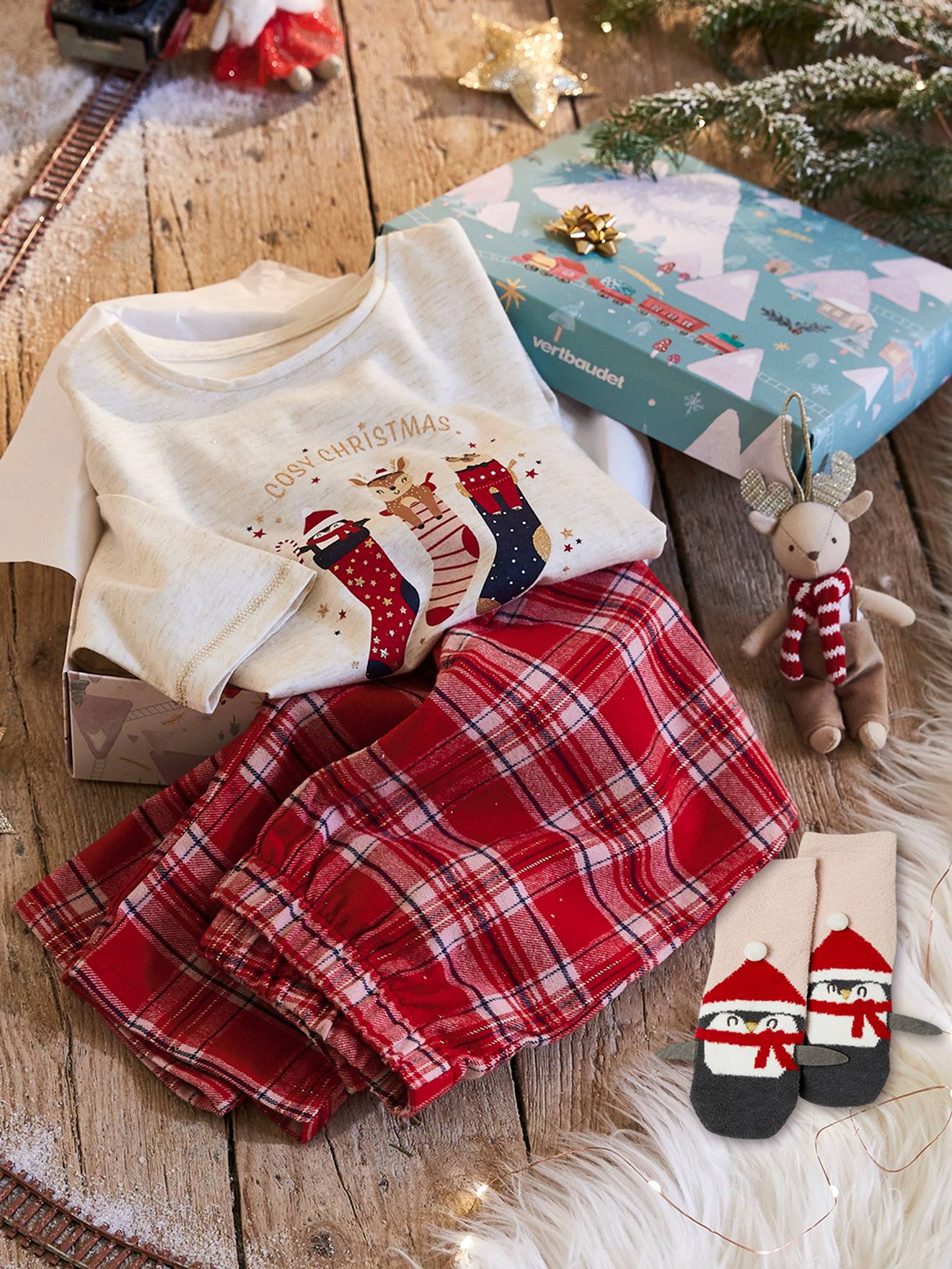 Capa de pijama natalina aconchegante para meninas, em tecido mesclado branco claro.