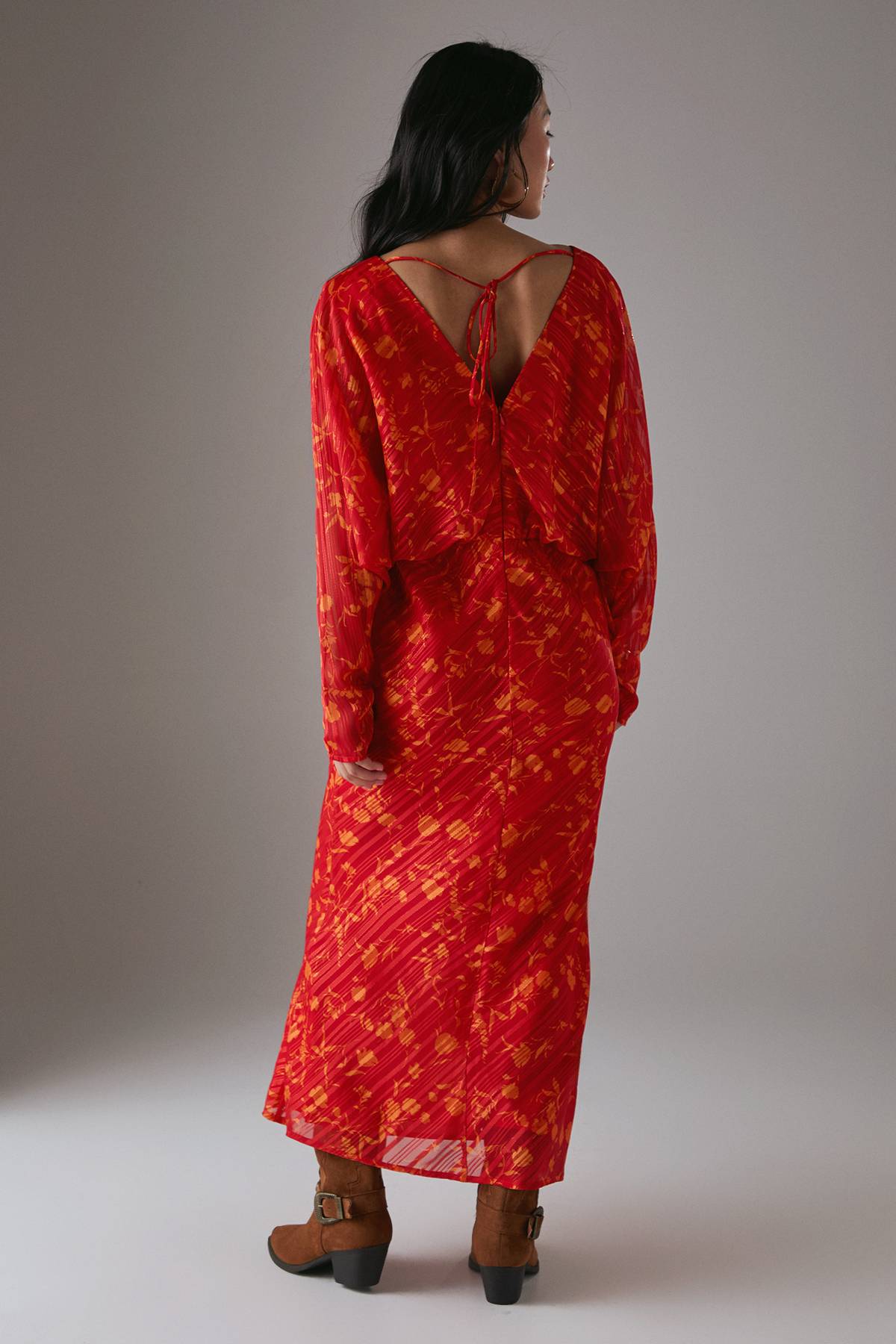 Warehouse Robe Midi Petite à Rayures Ombrées avec Manches Chauve-Souris et Décolleté Plongeant