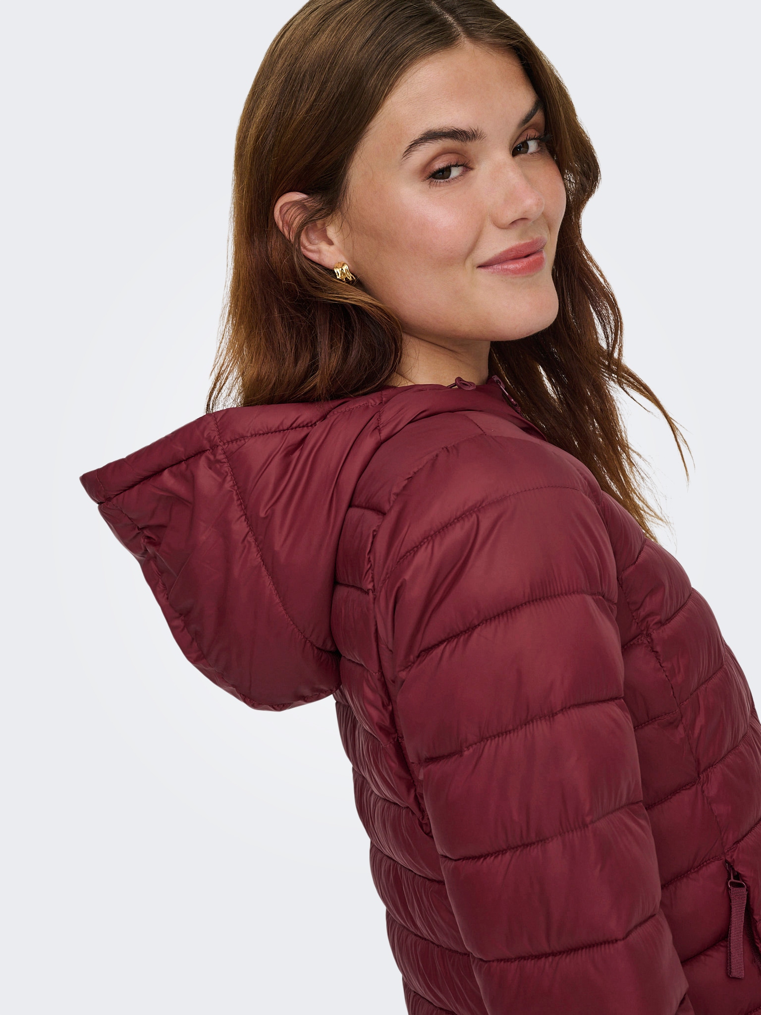 ONLY Steppjacke »ONLTAHIA LW QUILTED HOOD JKT OTW CC OTW« mit Kapuze