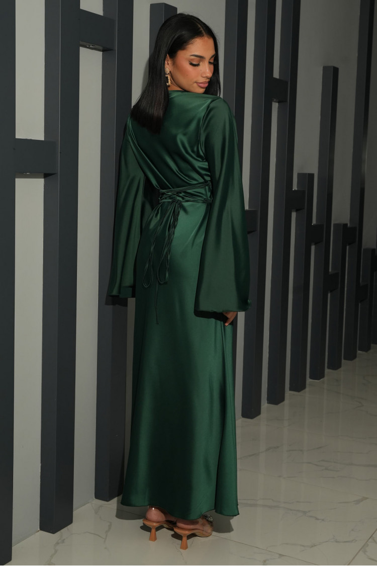 Robe ample satinée et ajustable au dos vert foncé