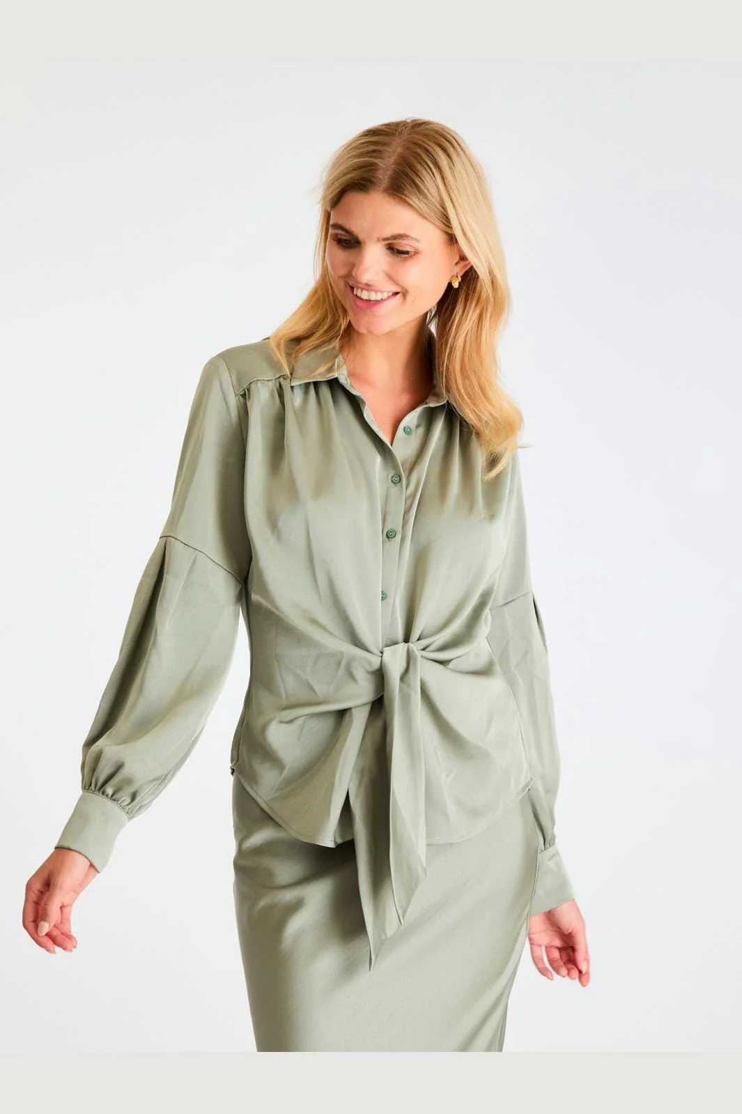 Neo Noir Naja Satin Shirt smoke green