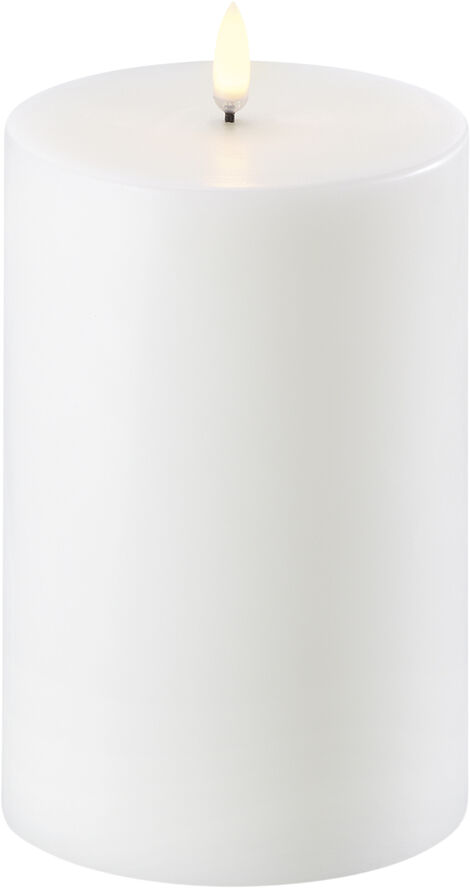 Uyuni LED Pillar Candle - Nordic White - 10,1 x 15 cm Hvid