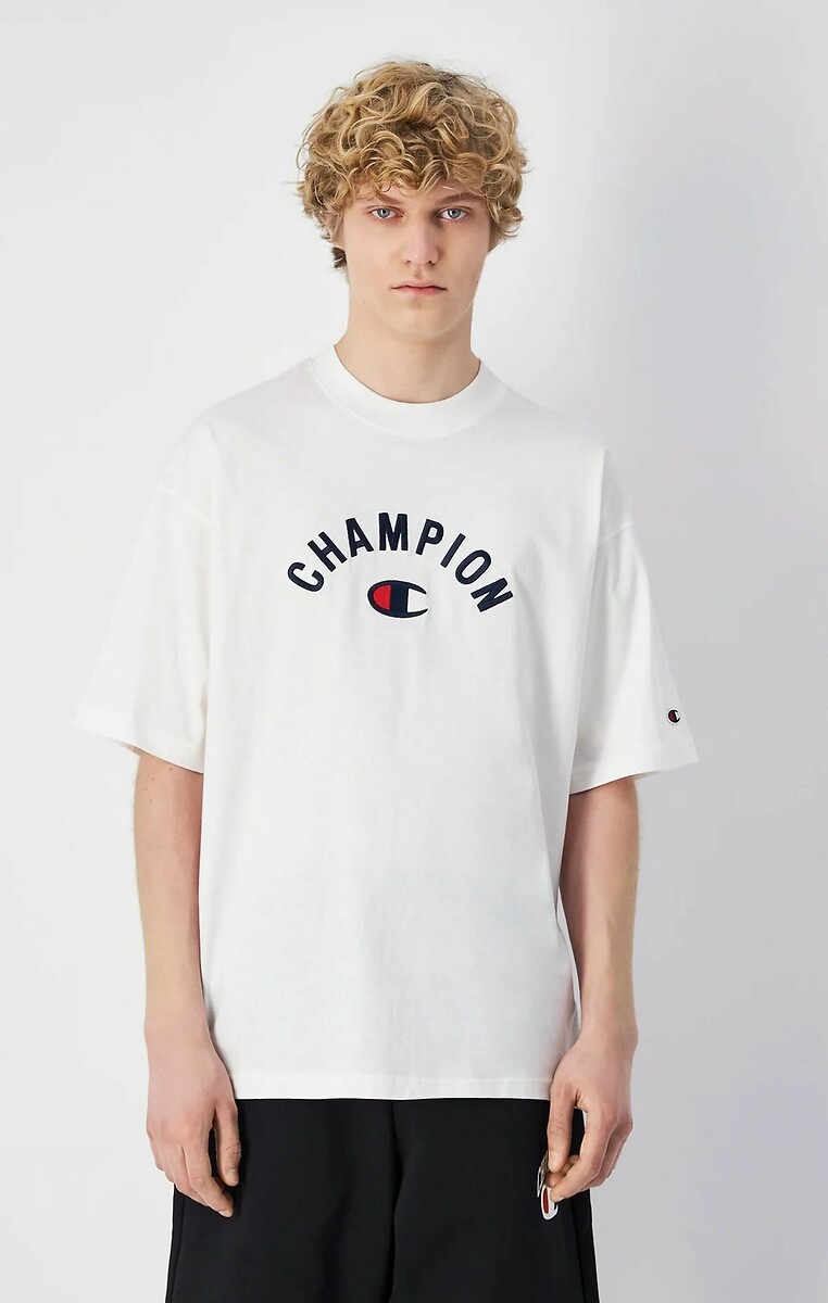 CHAMPION<br>Camiseta de manga curta com logotipo semicircular
