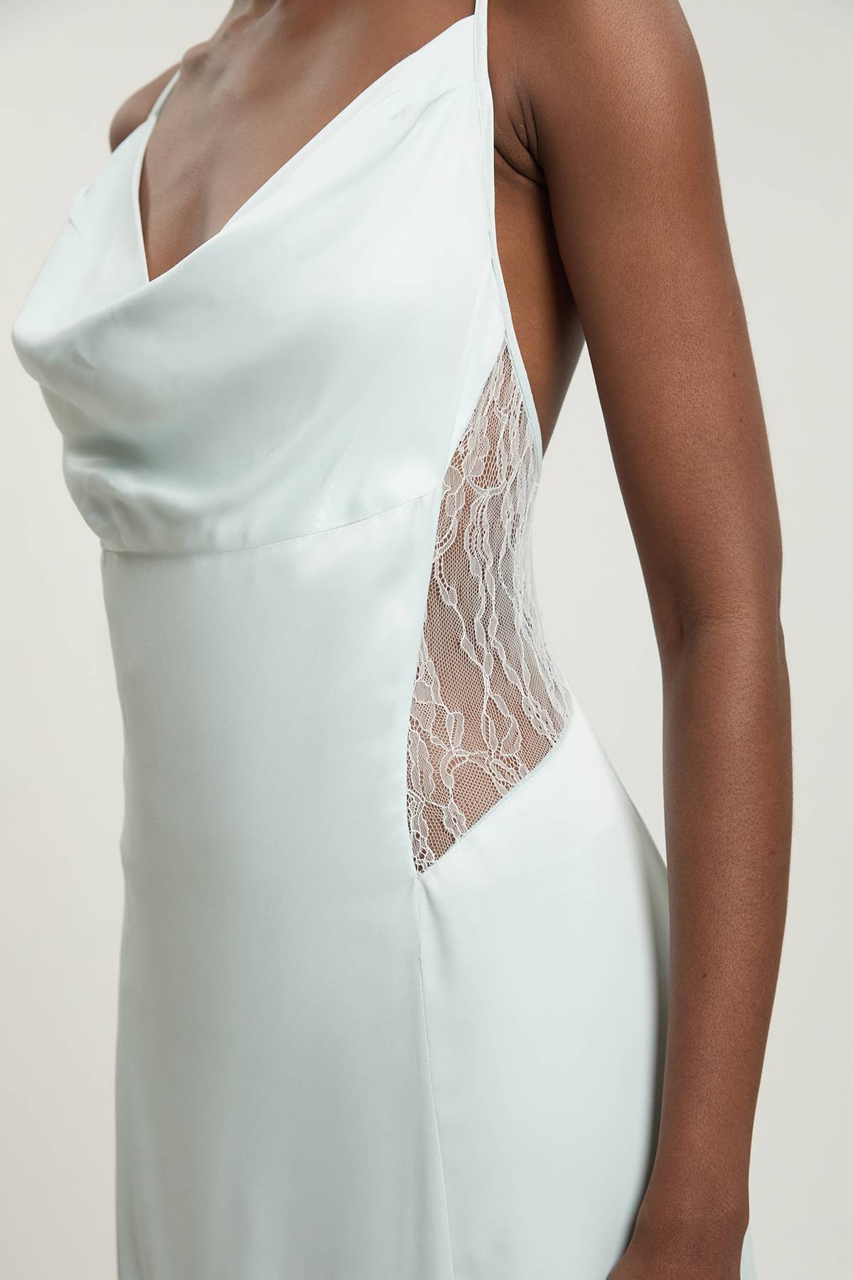 KarenMillen Robe Longue En Viscose Satinée Coupée En Biais Avec Insertions De Dentelle