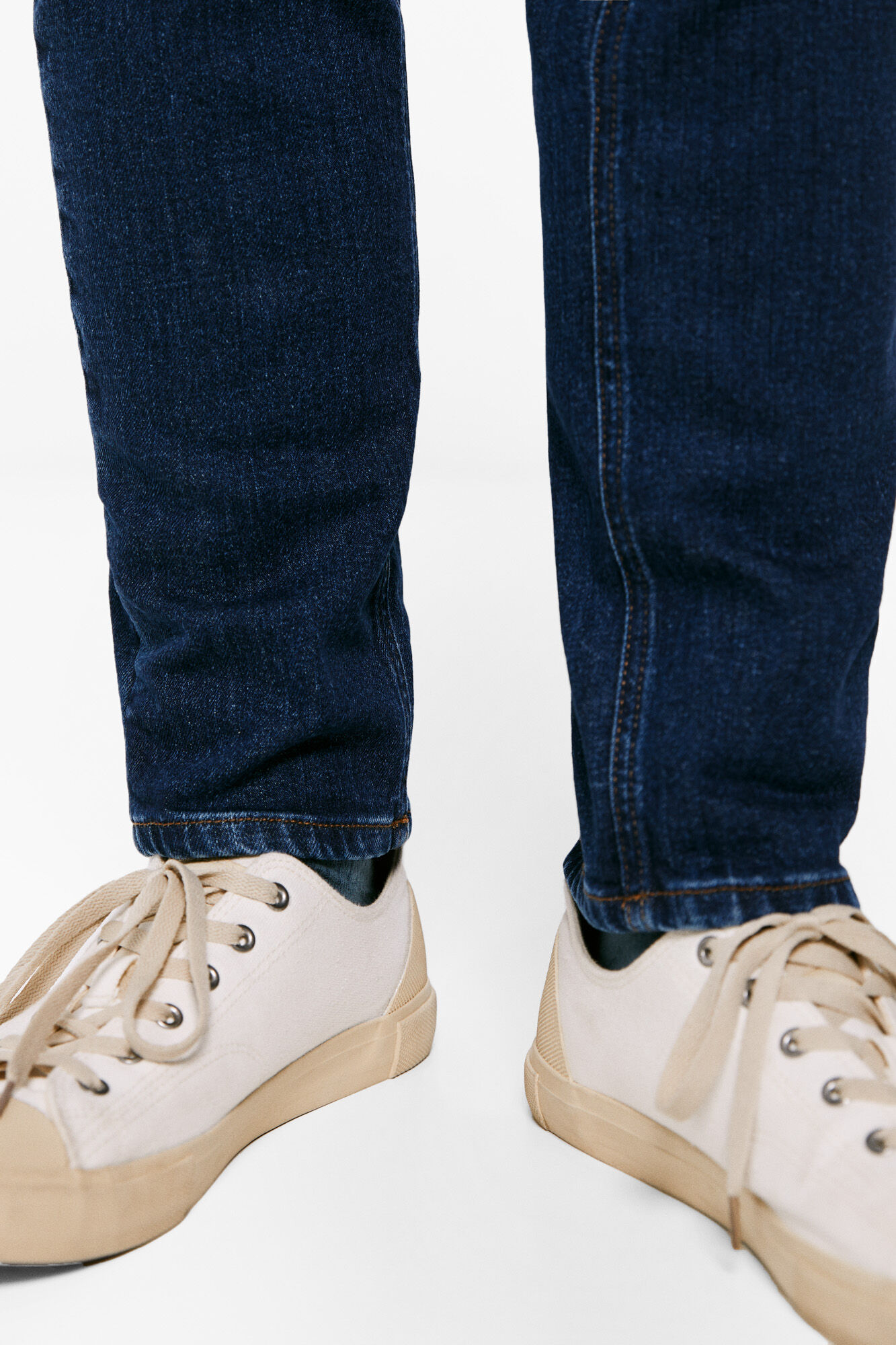 Calça jeans slim de lavagem média escura - Azul médio