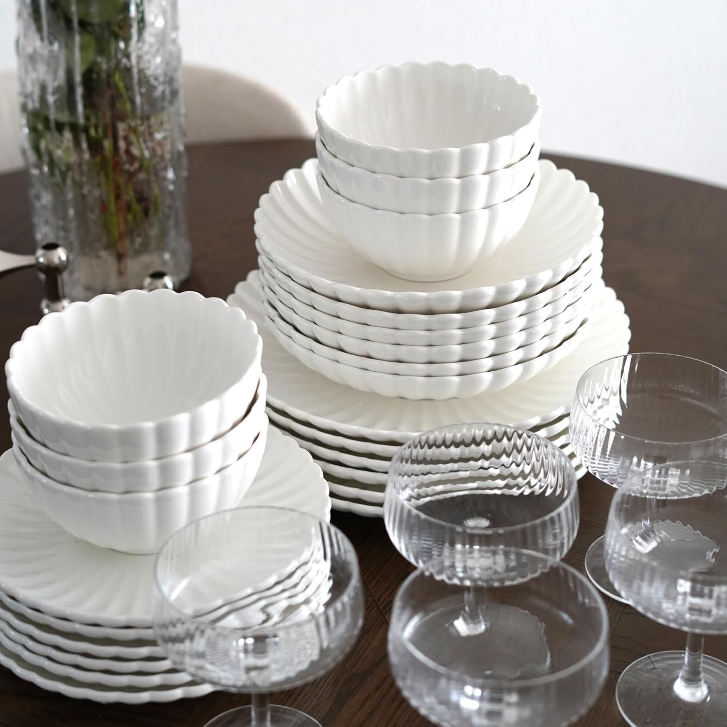 Zoha Lotus Tellerset 12 Personen – modernes Tafelservice 48-teilig – stilvolles Porzellan Teller Set 12 Personen – elegantes Teller-Set in edlem Weiß – spülmaschinengeeignet & mikrowellenfest