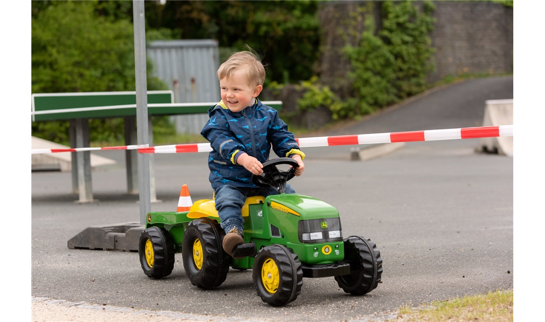 John Deere børnetraktor med anhænger