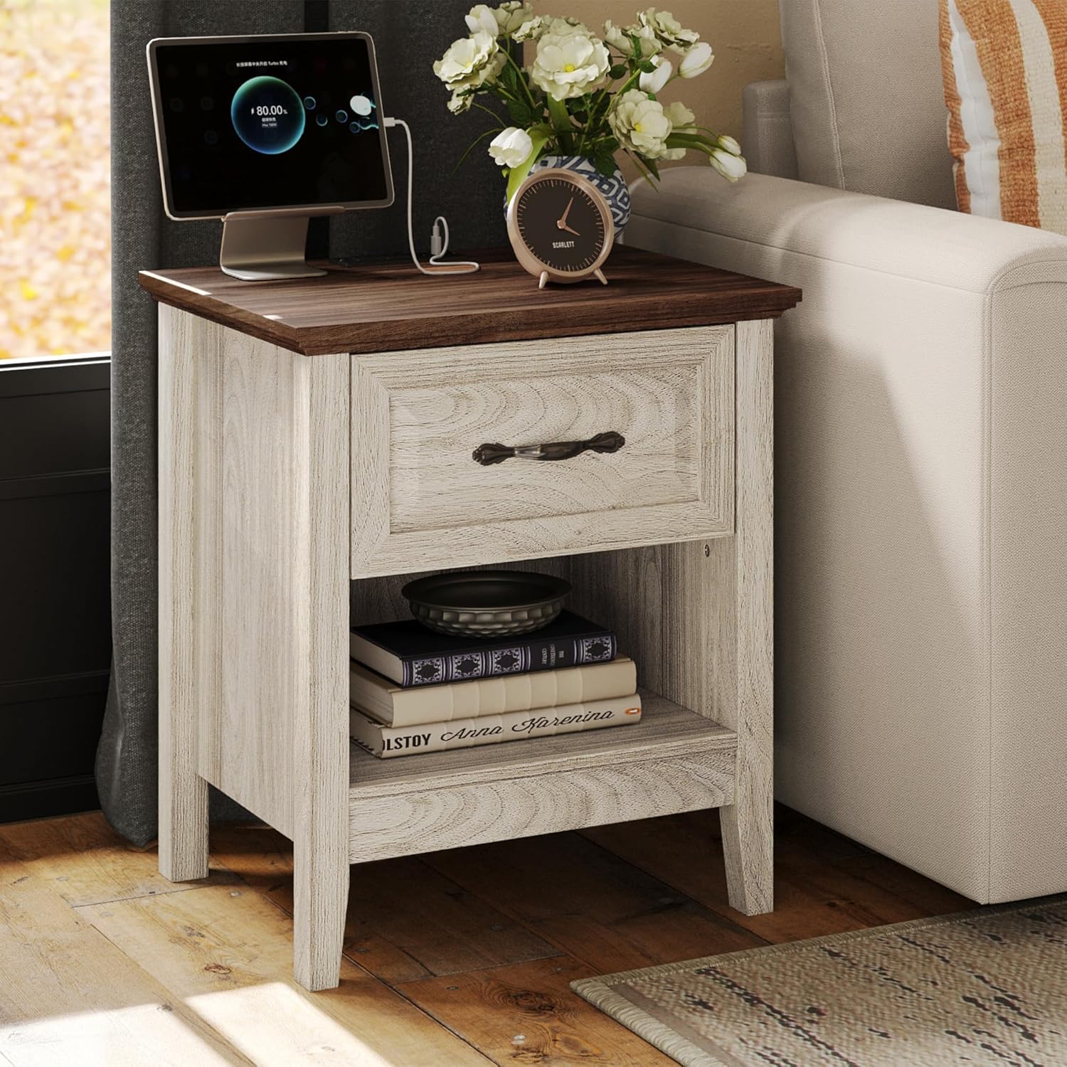 LINSY HOME Nachttisch 2er Set, Farmhouse Holz Nachttisch mit Open Storage Regal, Nachttische mit Steckdose, Beistelltisch Endtisch für Schlafzimmer Wohnzimmer Sofa Couch Büro 48 x 40 x 53 cm, Beige