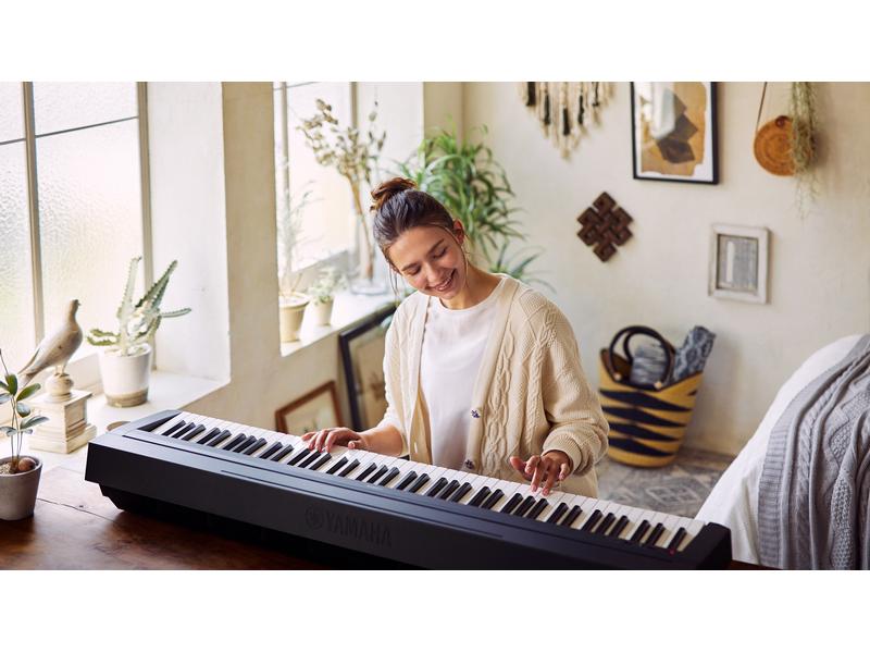 Yamaha E-Piano P-45B Schwarz Authentisches E-Piano mit natürlichem Spielgefühl