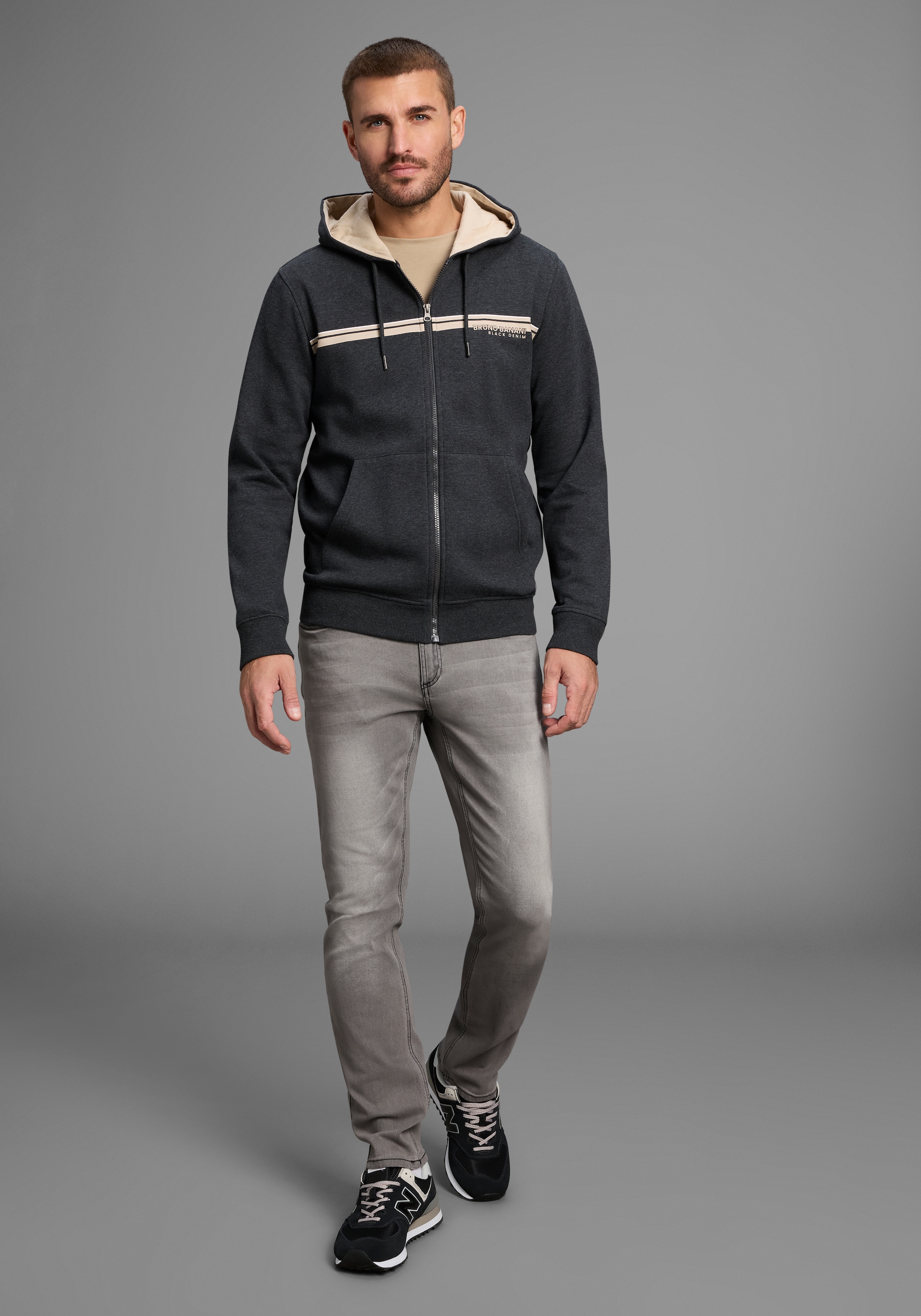 Bruno Banani Sweatjacke , moderner Brustprint