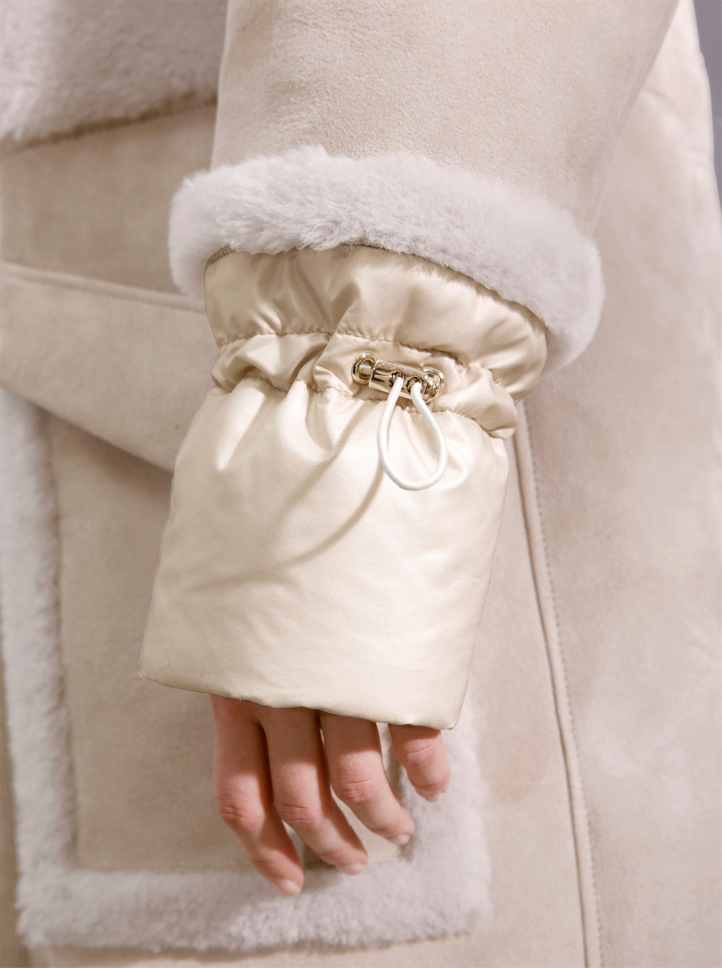 Mainpol Lammfell-Jacke in sand