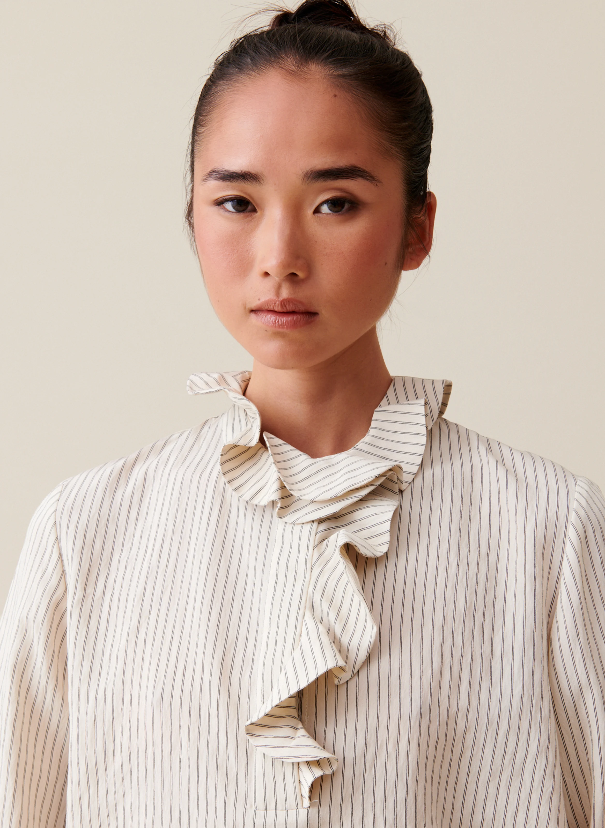 Blouse rayée à volants multiples | Beige